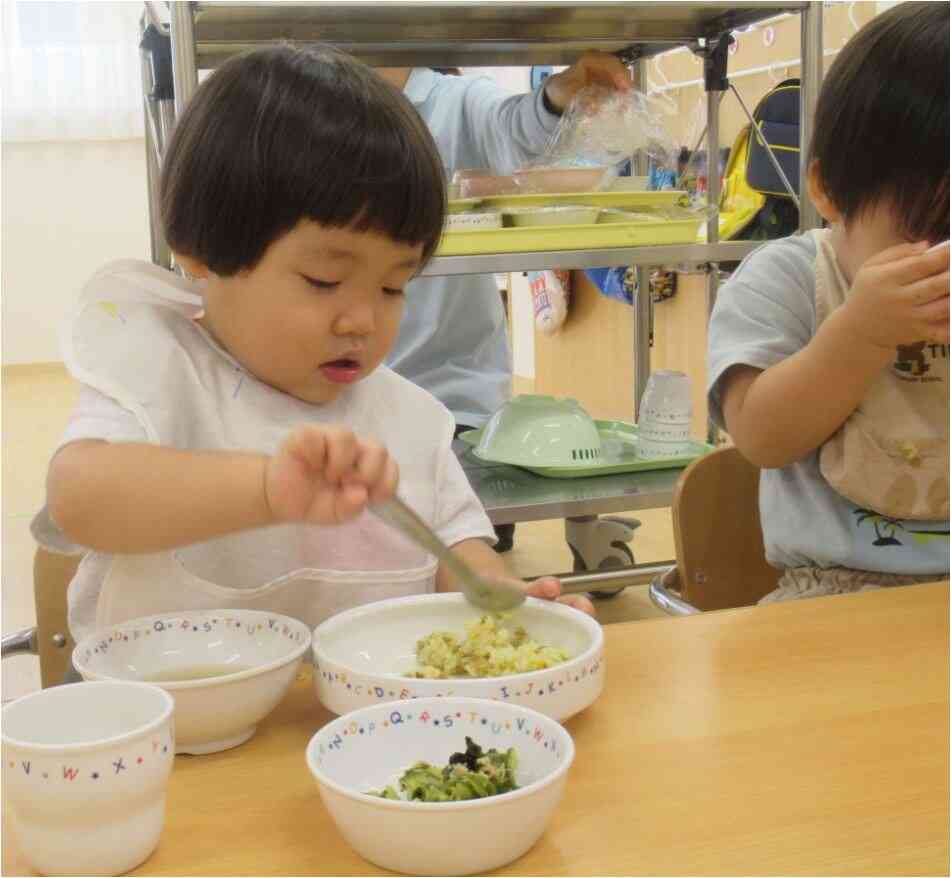 給食、おやつ、だ～い好き！！