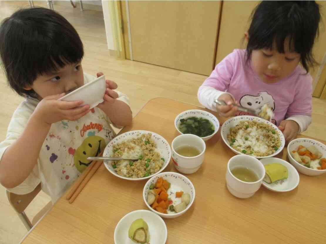 栄養満点のお昼ごはん！いただきます♪