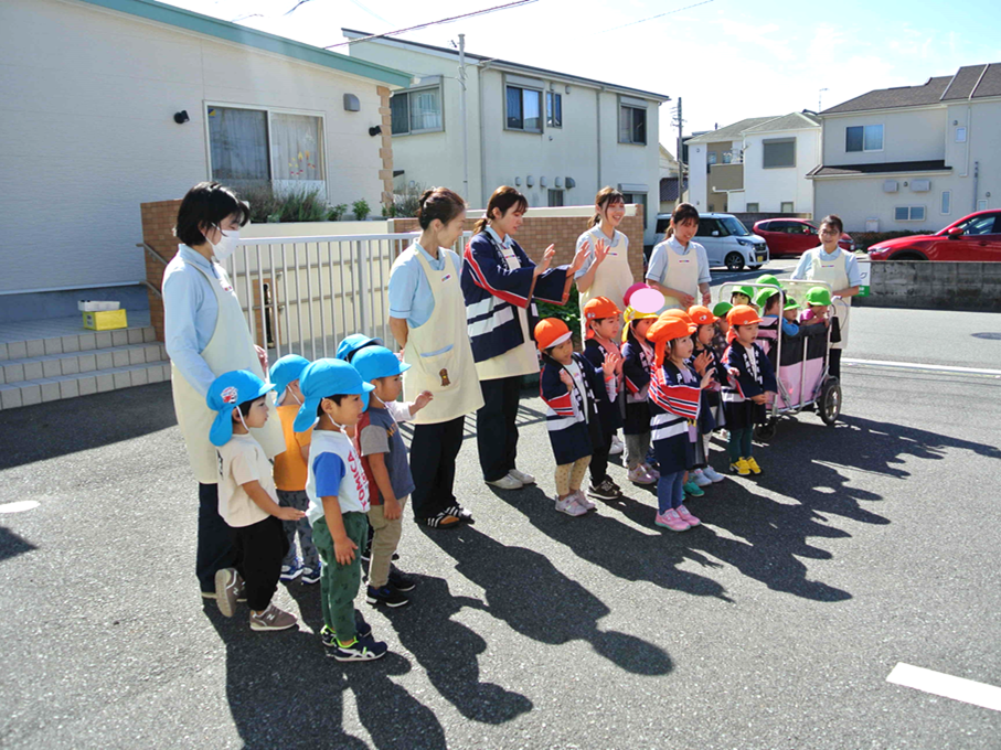 火災についてたくさんのことを教えて頂き、「ありがとうございました」とみんなでお礼を言いました。