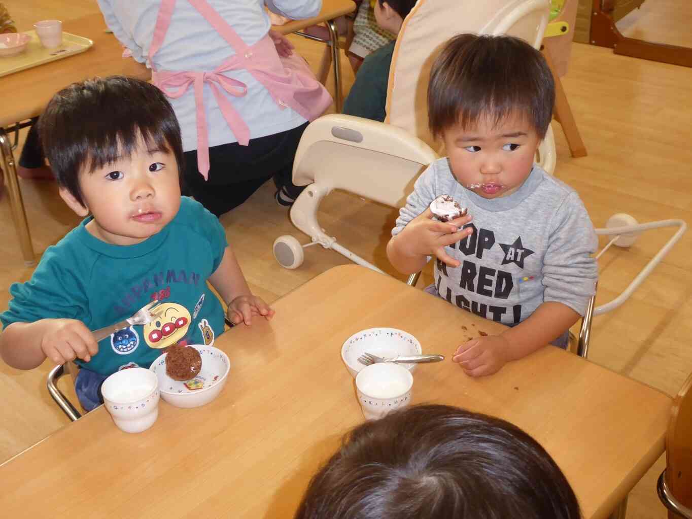 今日のおやつはココアマフィン！おかわりをするお友だちがたくさんでした♡