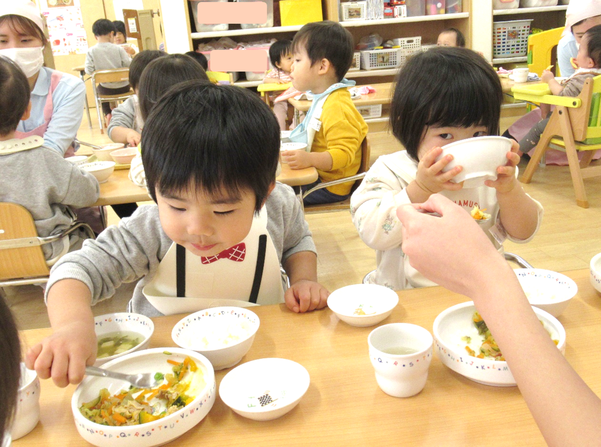 今日もたくさん遊んでおいしい給食♪