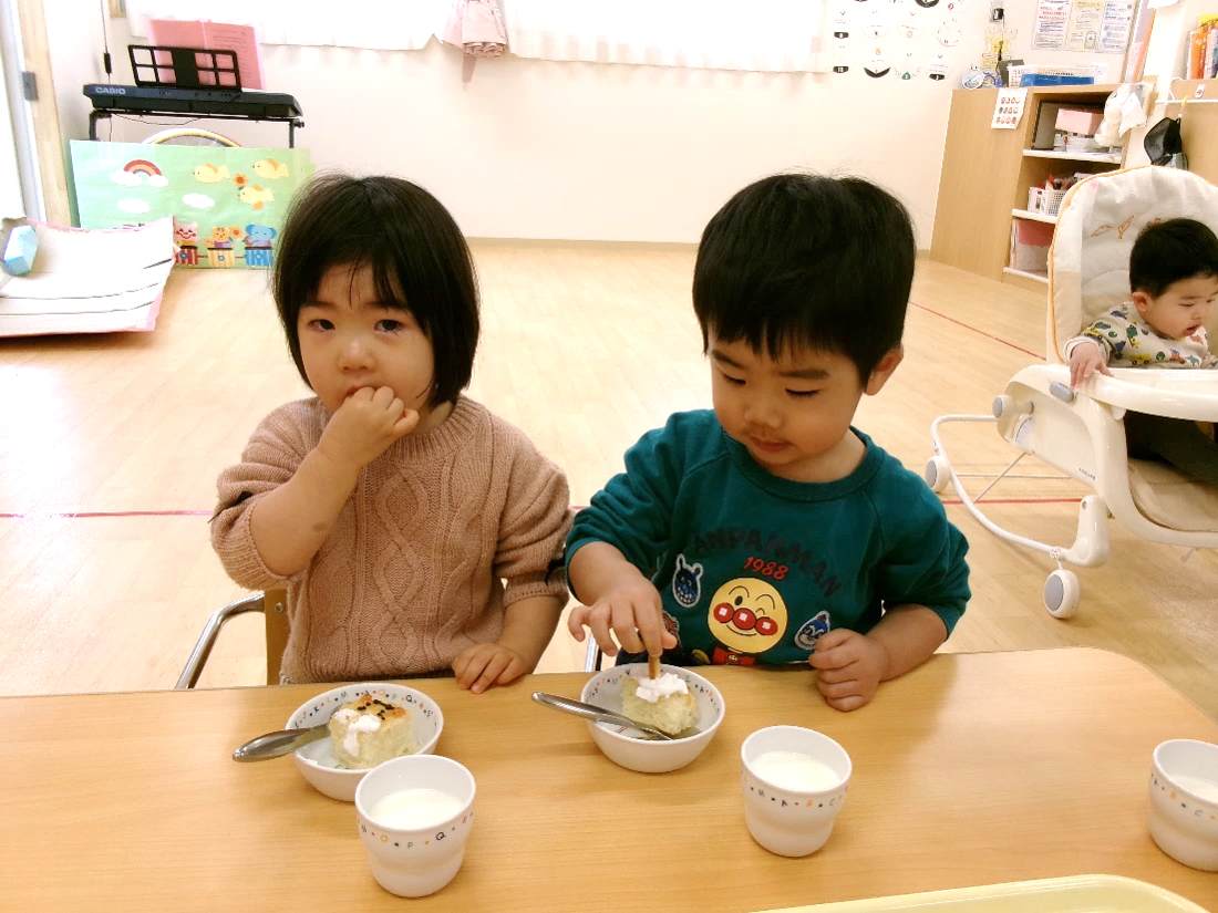 鬼さんケーキ、ツノから食べちゃおう！！