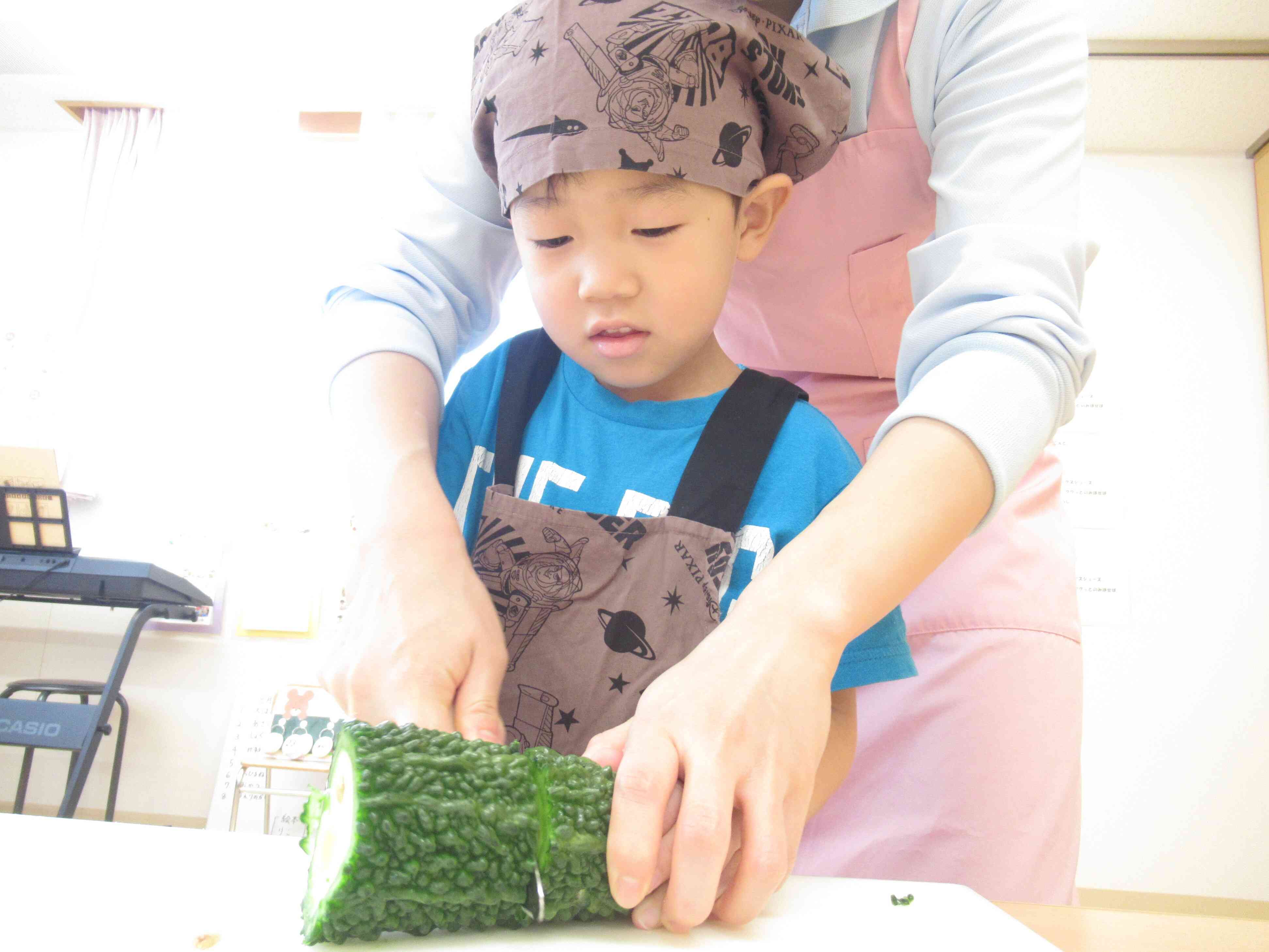 包丁で野菜を切ったよ