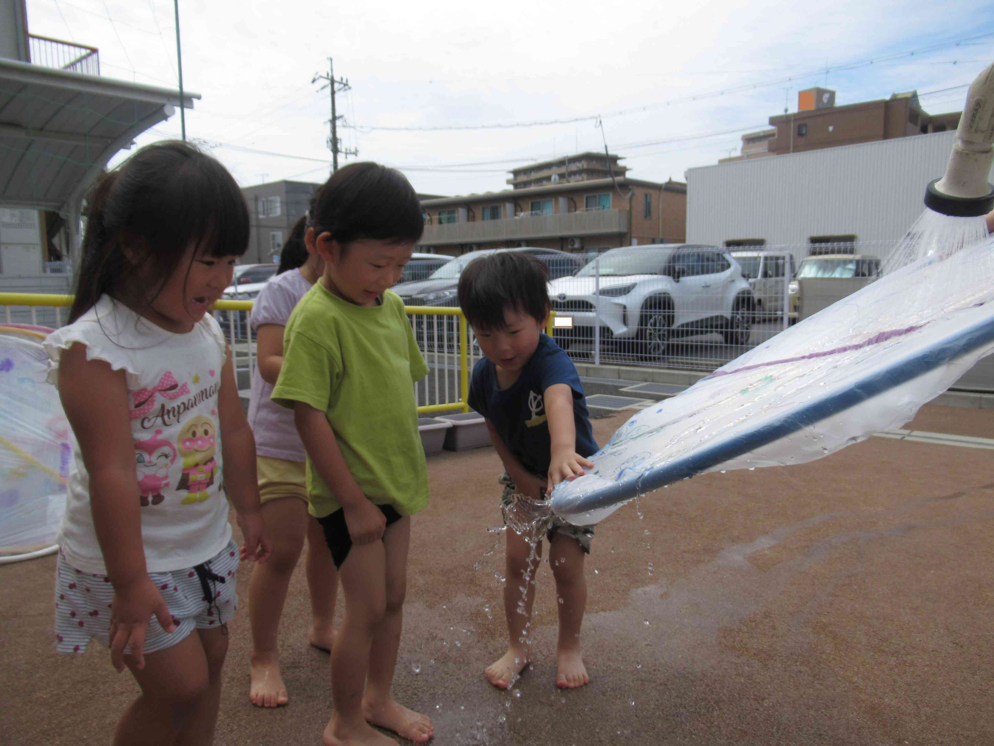 ざぁ～！って水が流れてくるよ