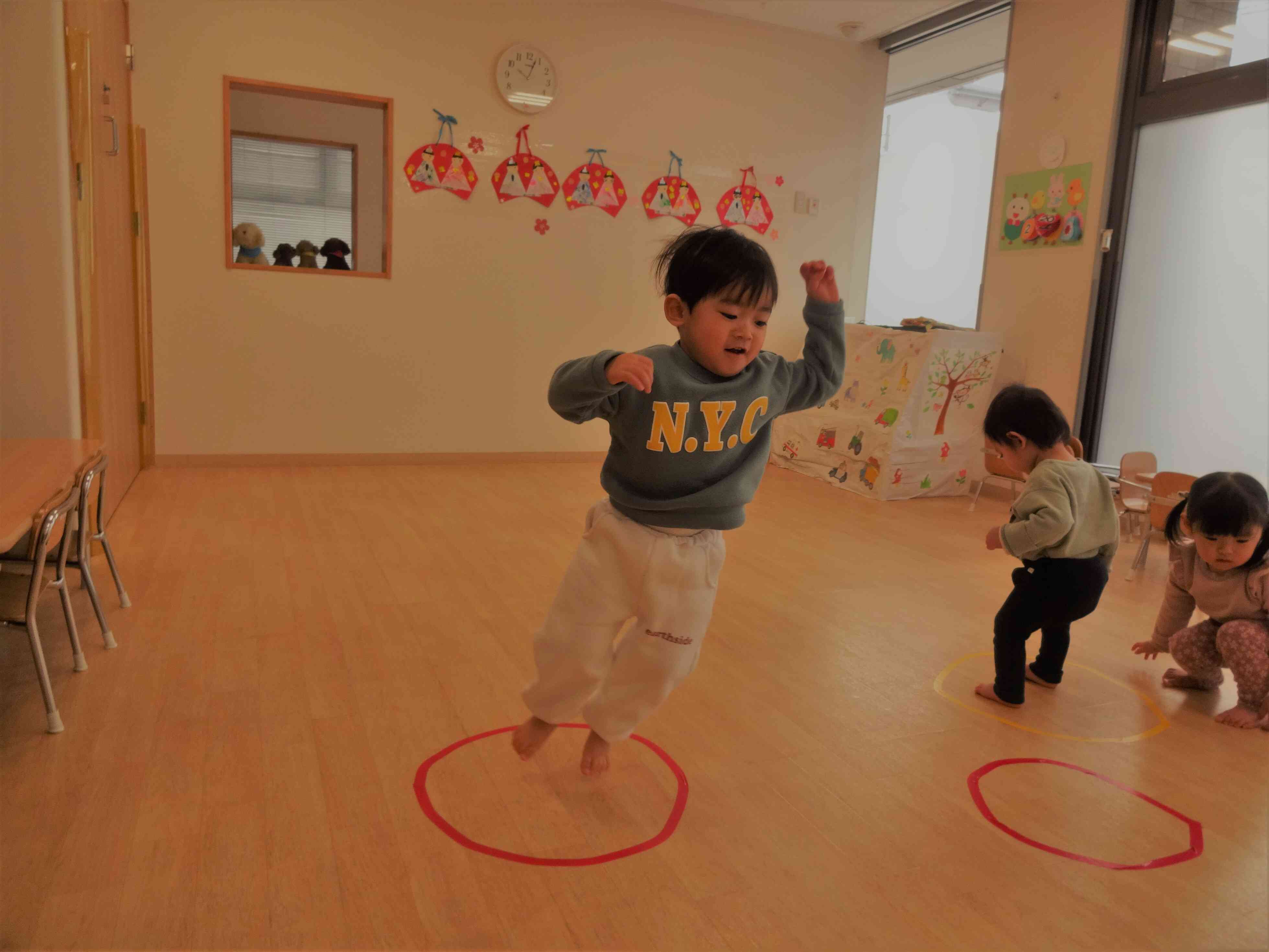 運動遊び：けんけんぱー