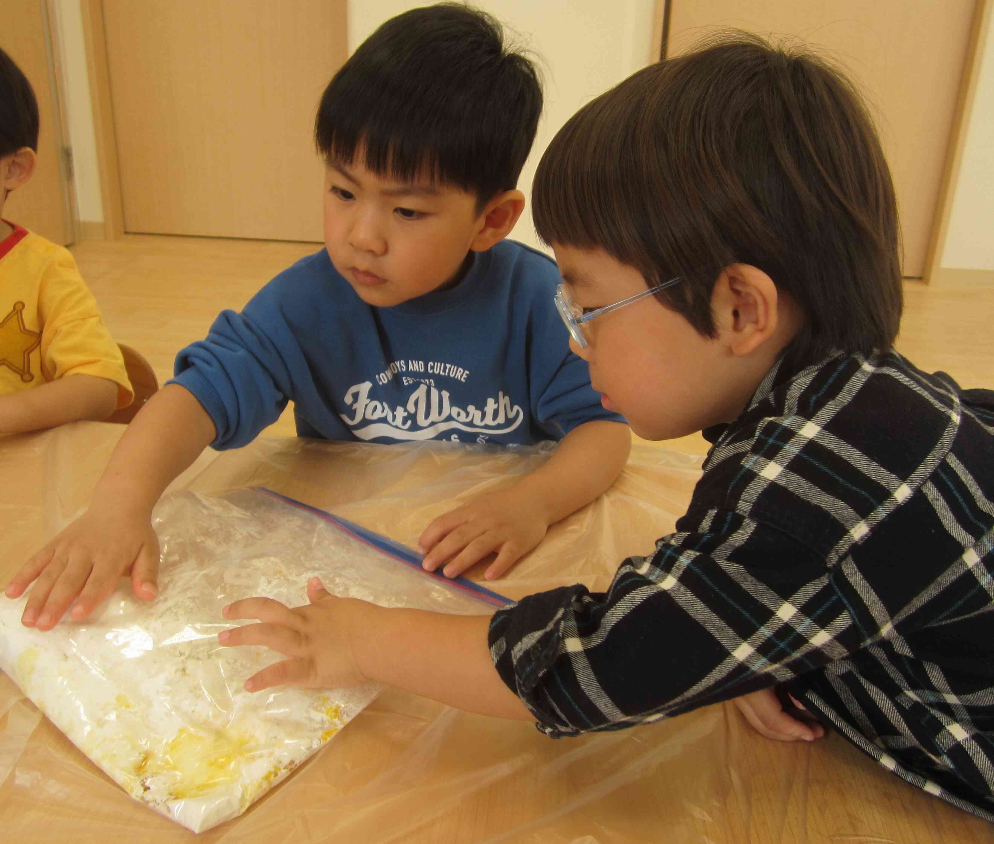 食育「クッキーづくり」（２歳児）