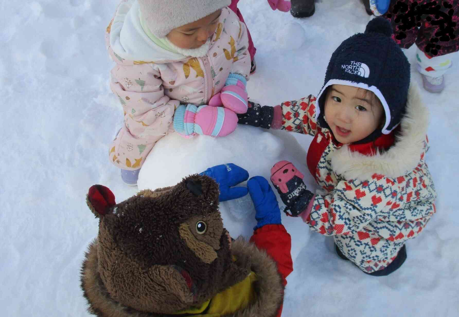 雪だるまにな～れ！