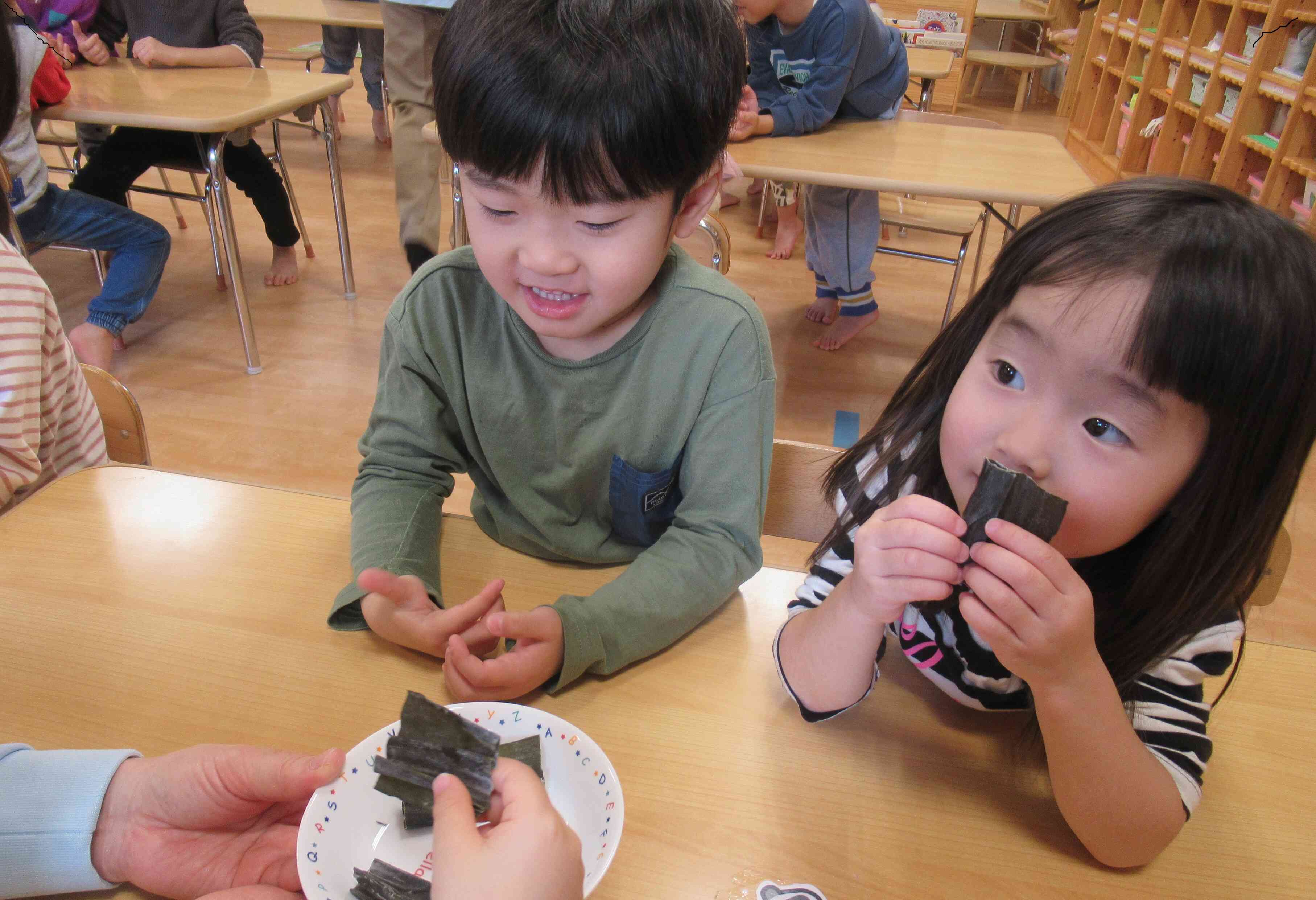 かつお節、昆布、しいたけで出汁をとりました。