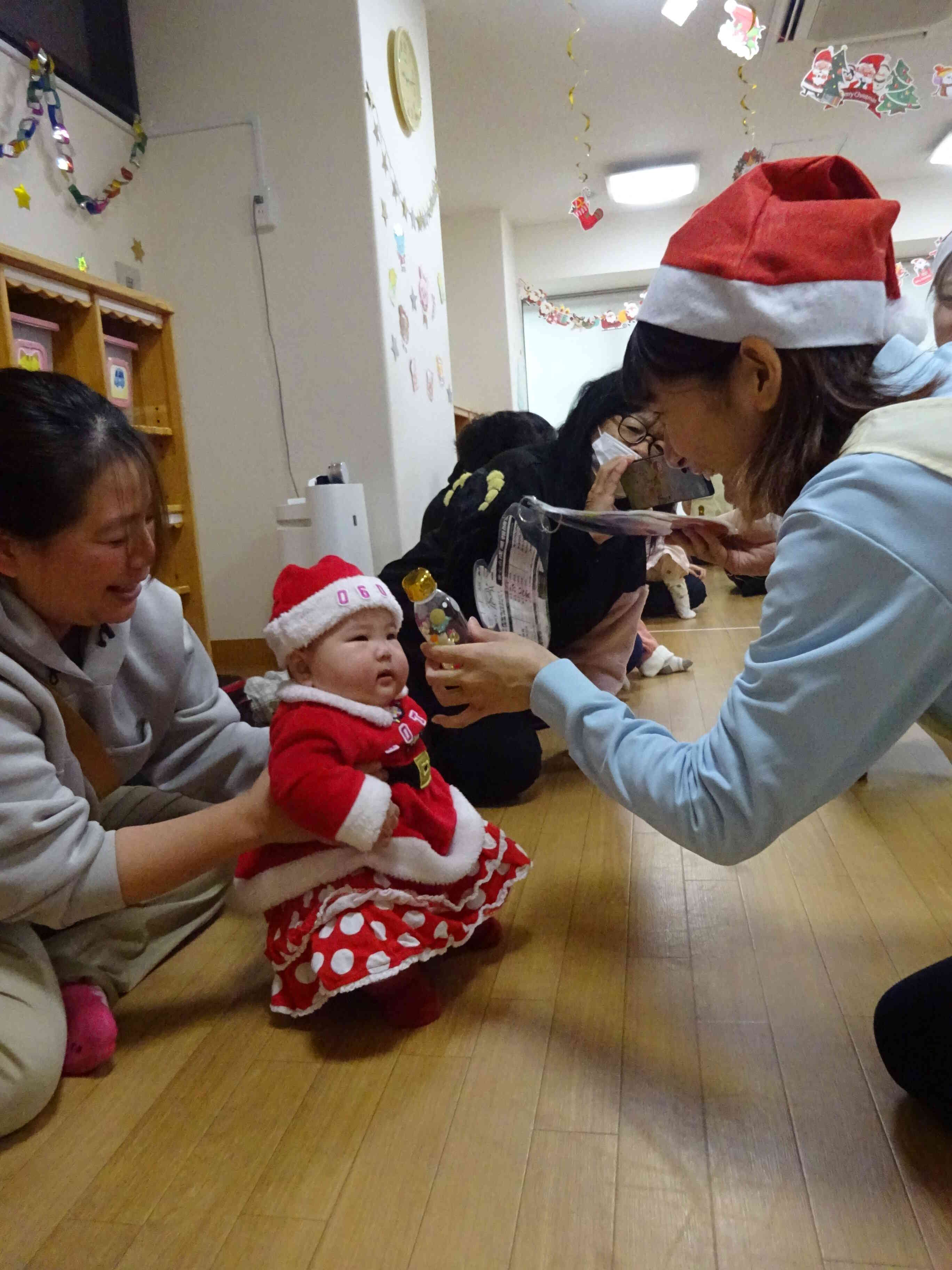 先生たちからマラカスのプレゼントもらったよ☺♪