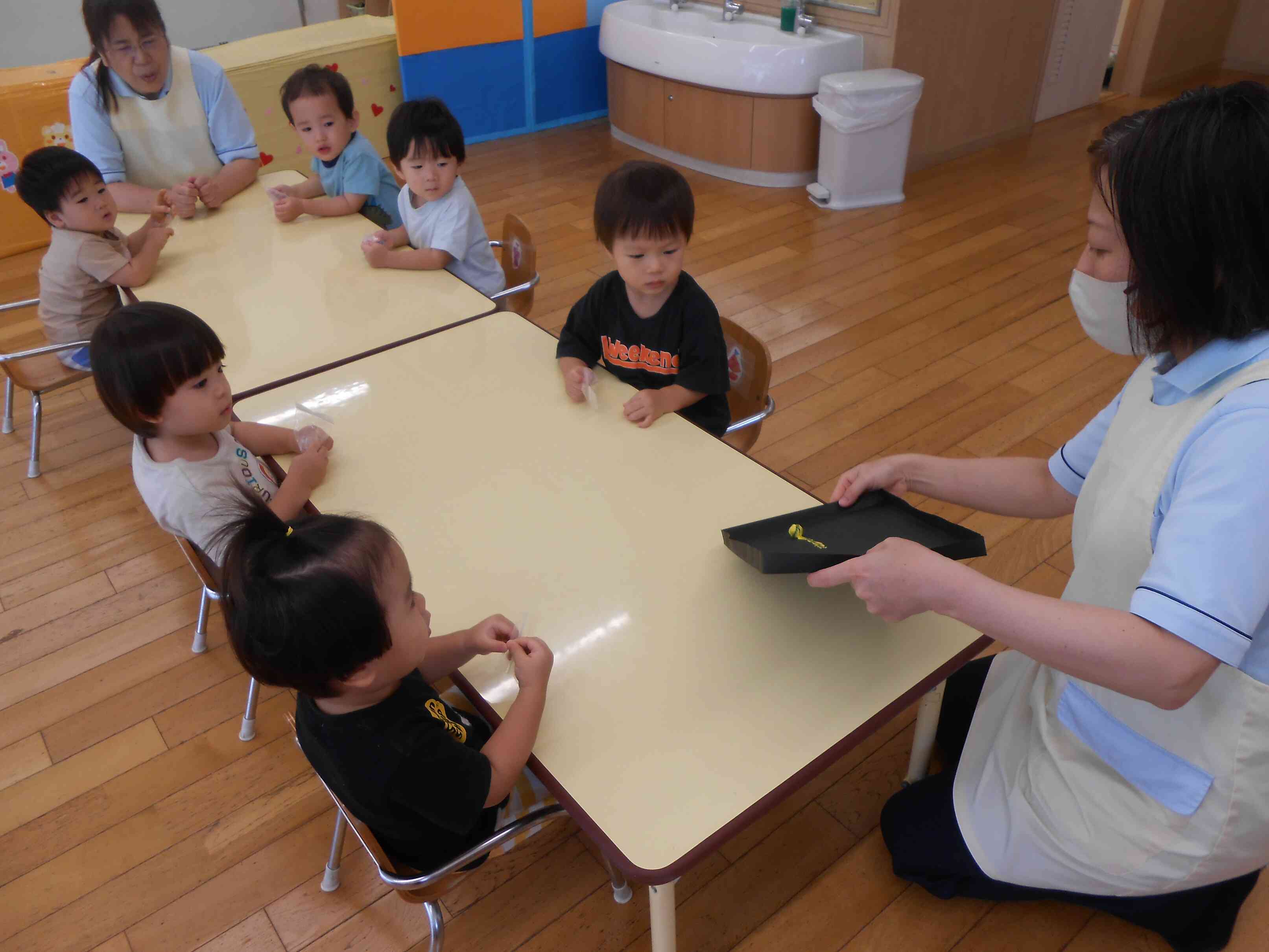 うさぎぐみ（1歳児）製作あそび