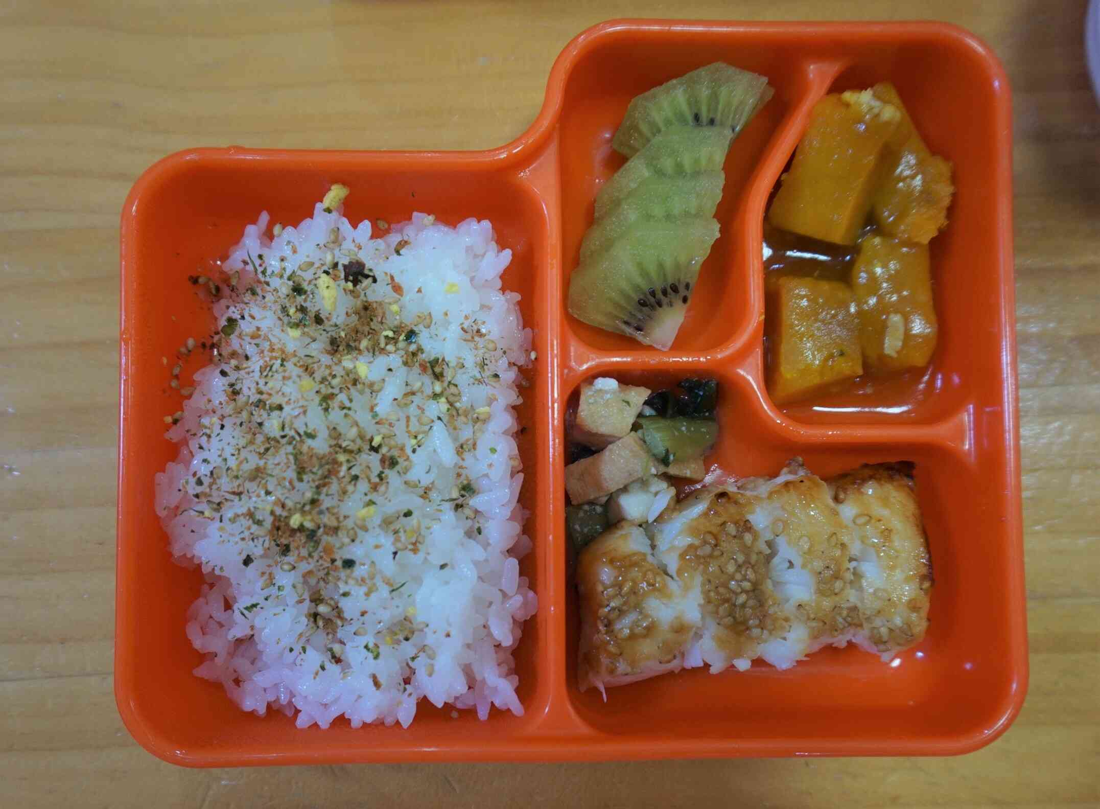 10月17日　給食（お弁当）