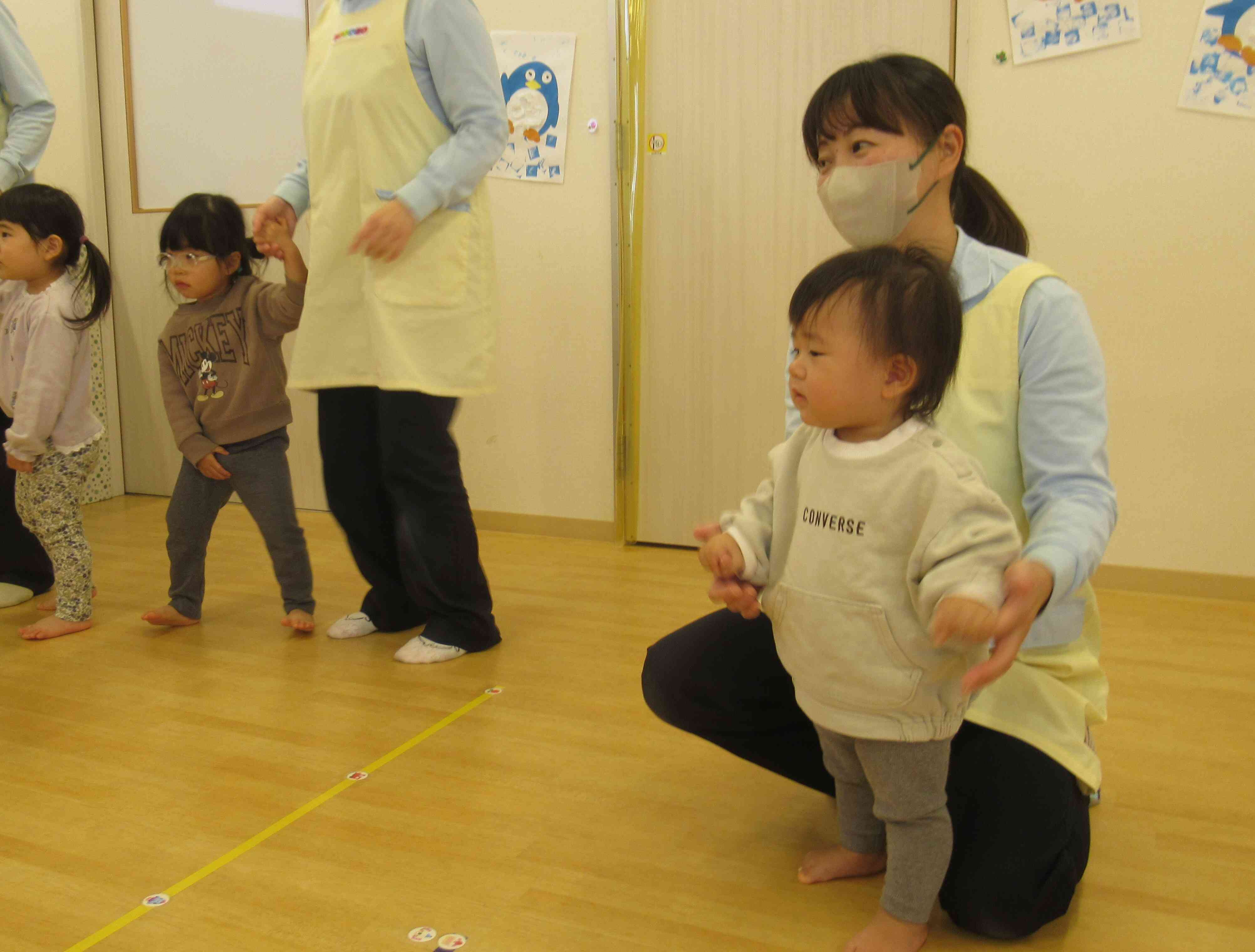 みんなで立って踊るよ♪