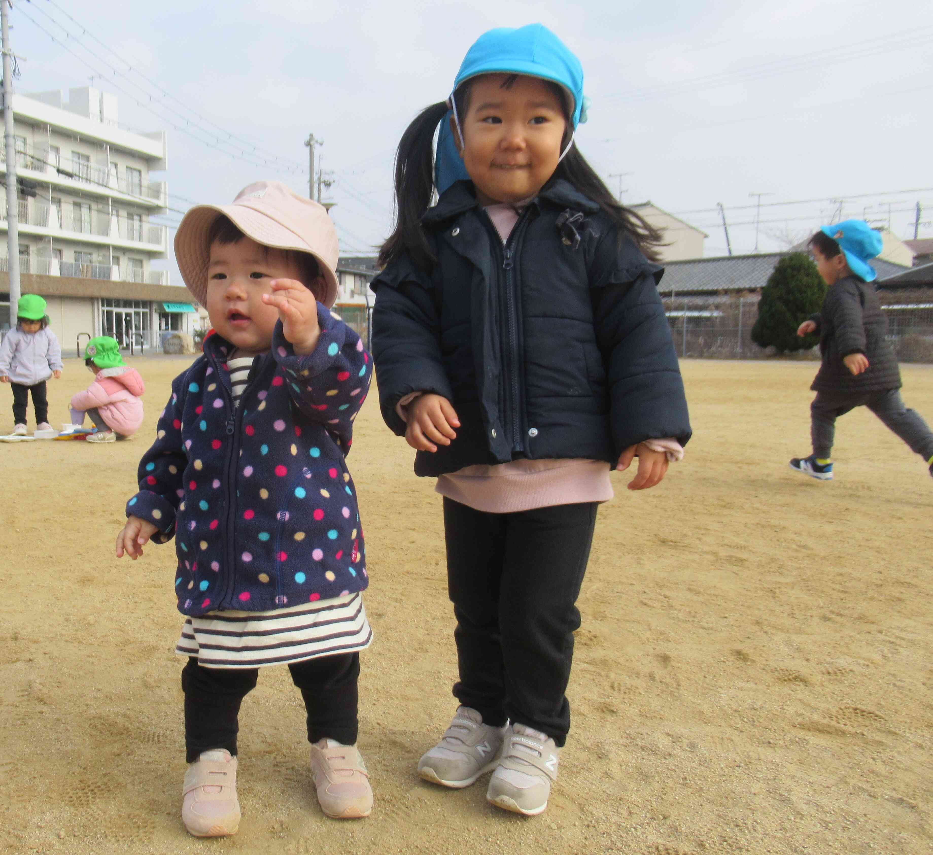 色々な友達と一緒、楽しいね。