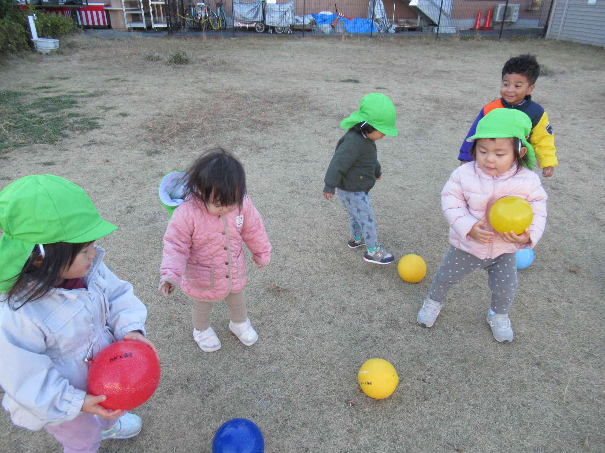 1歳児　お外遊び