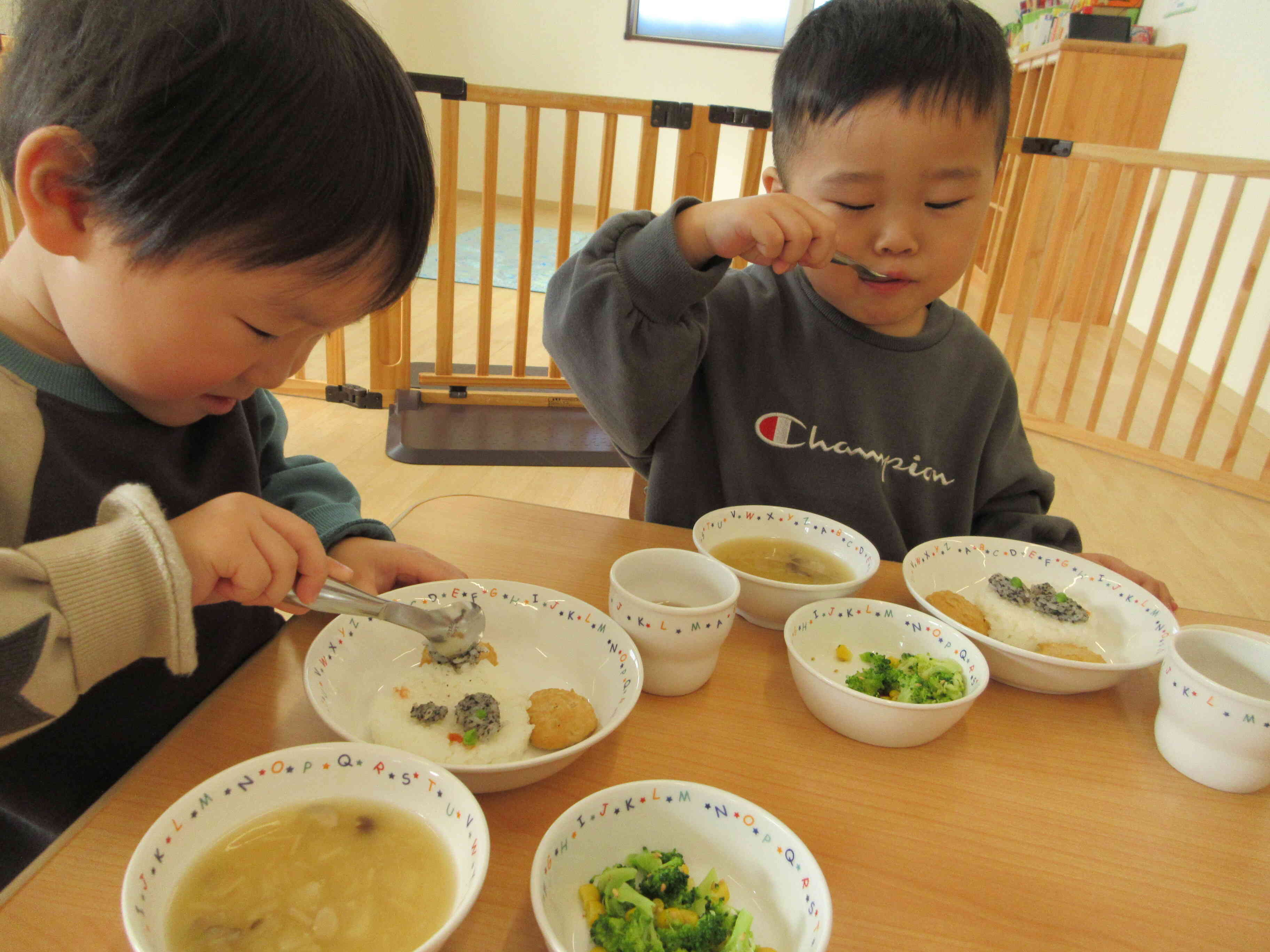 次はどこから食べようかな