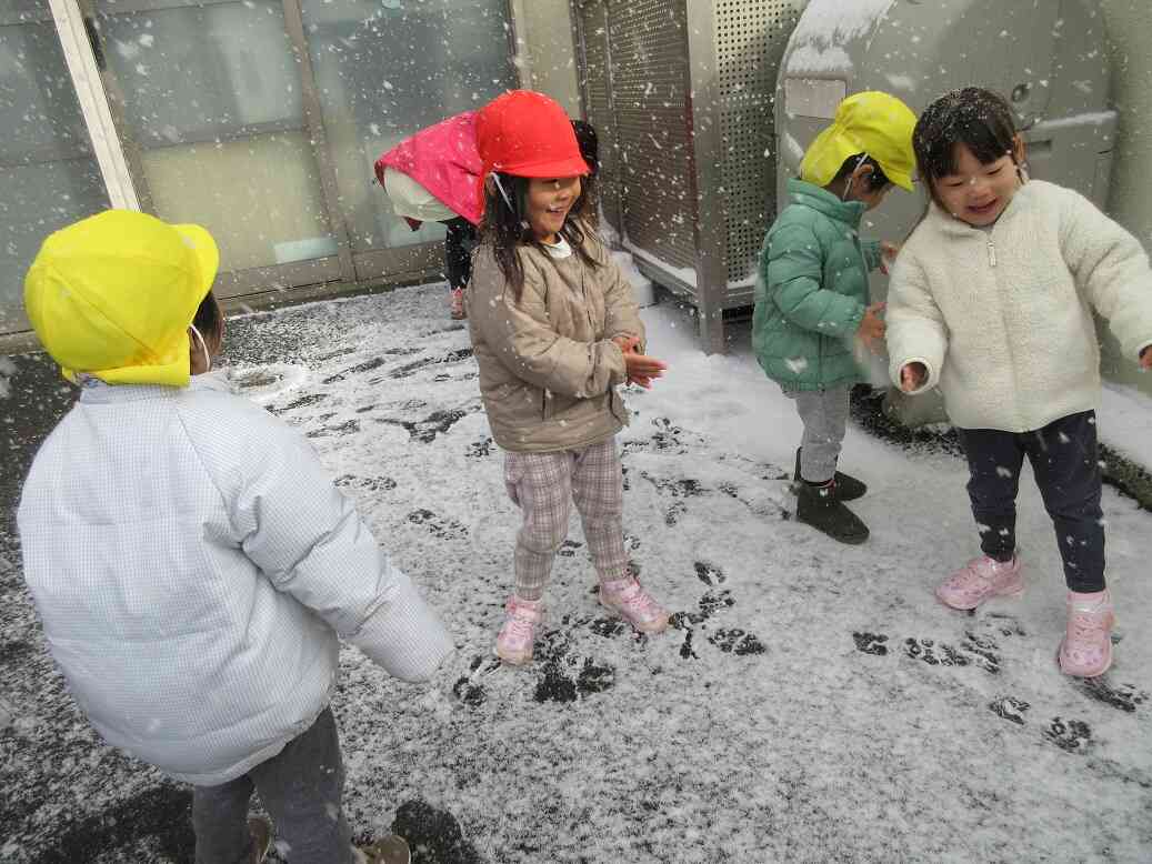 冷たーい！でも、楽しー！！