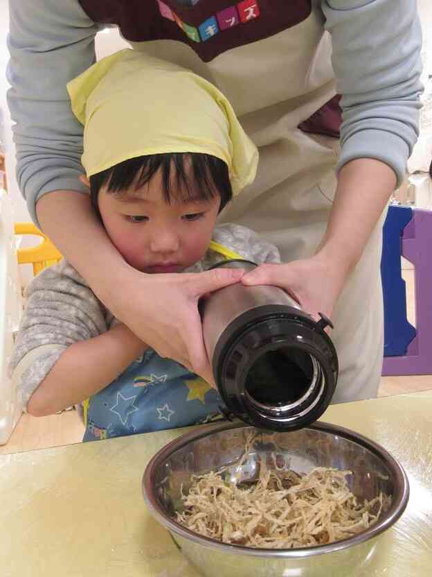 お湯をかけると…