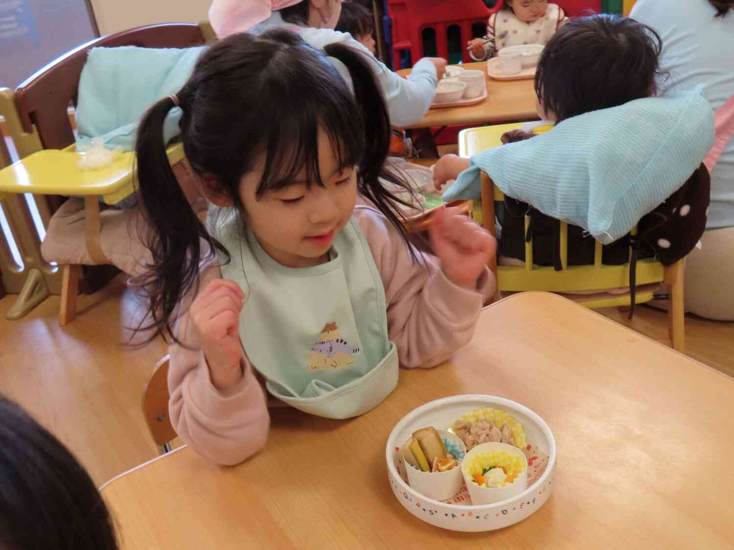 クリスマス給食。自分で盛り付けたよ♪