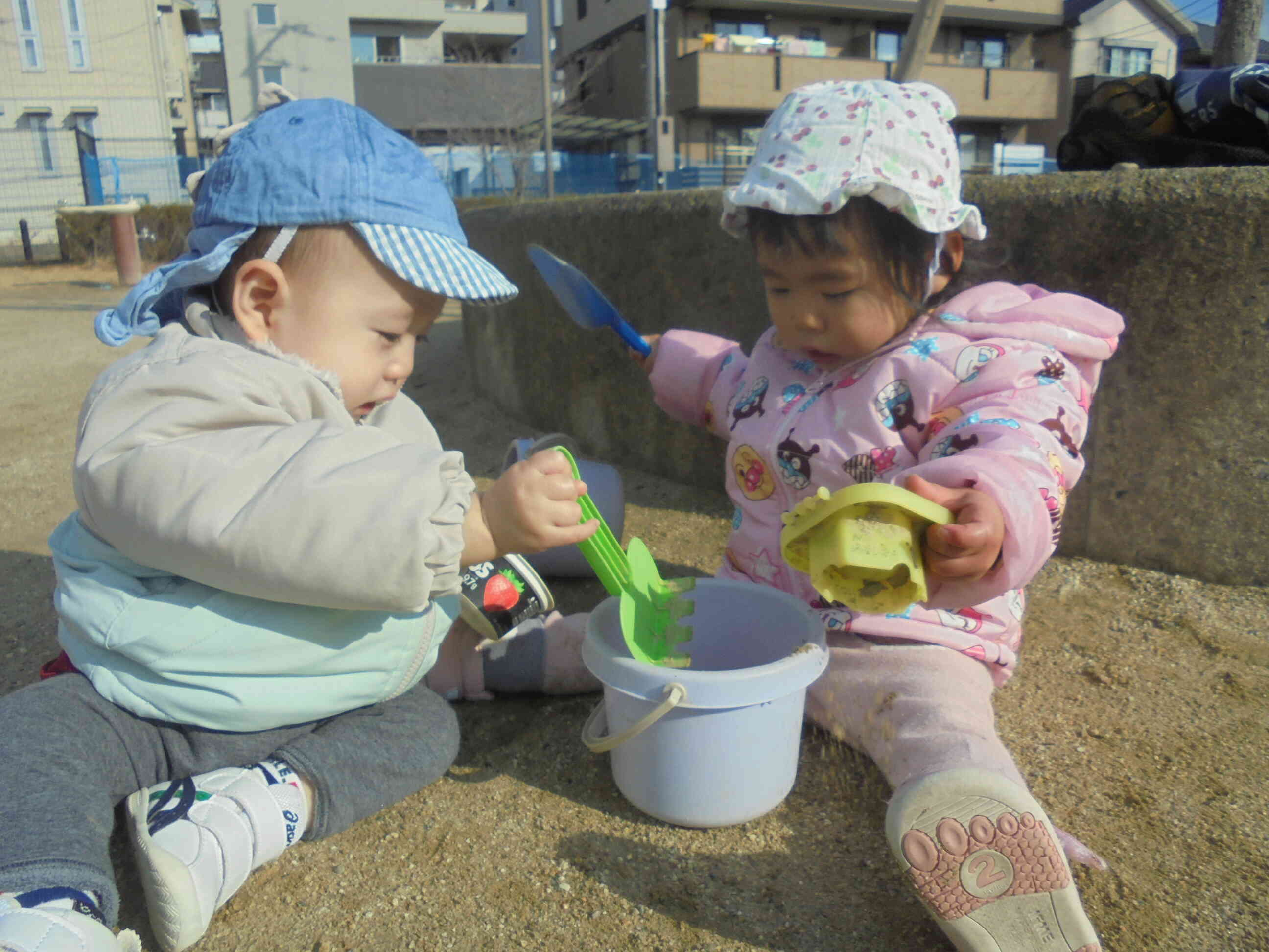 仲良くお砂あそびも♡