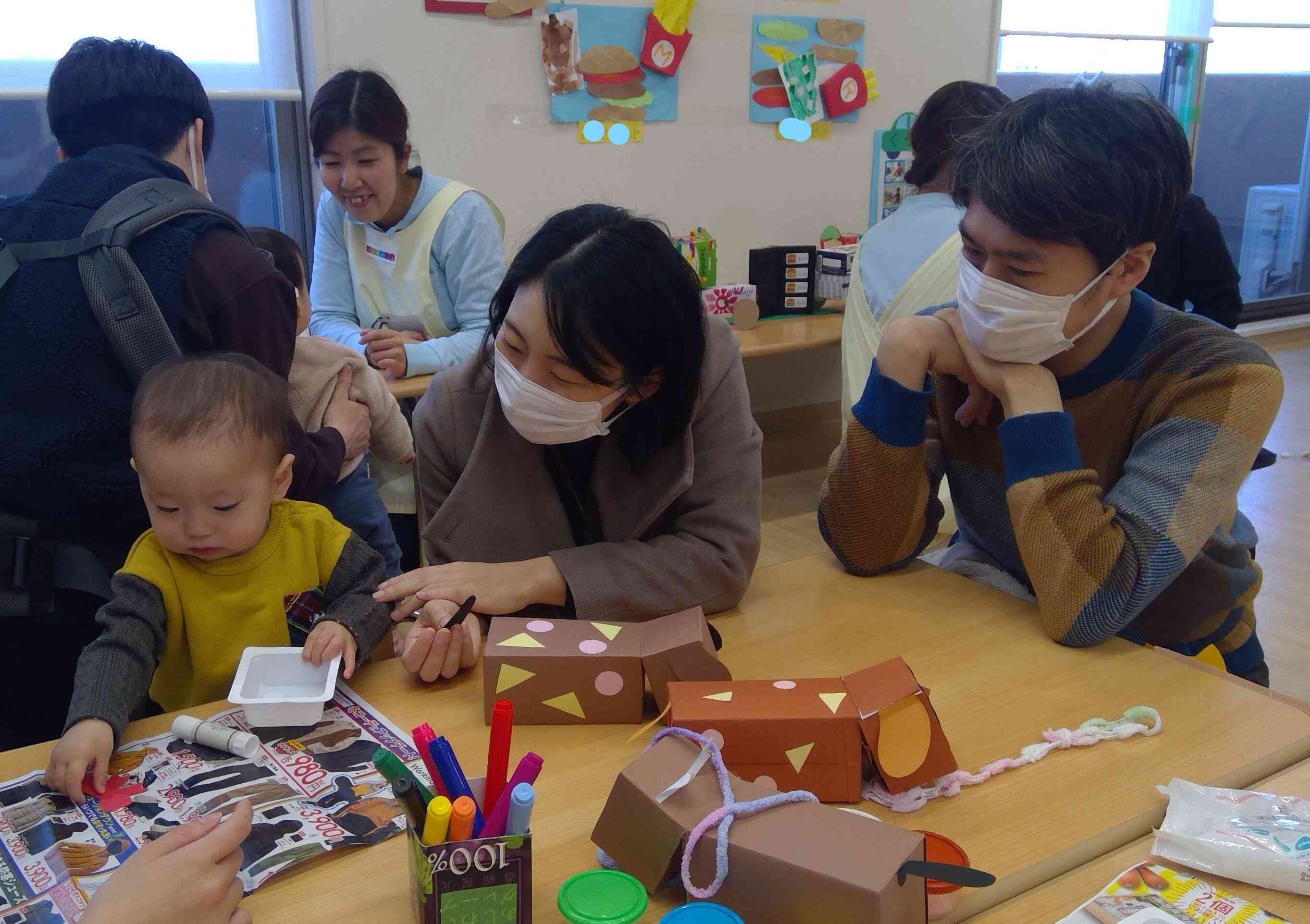 親子で製作コーナー♪