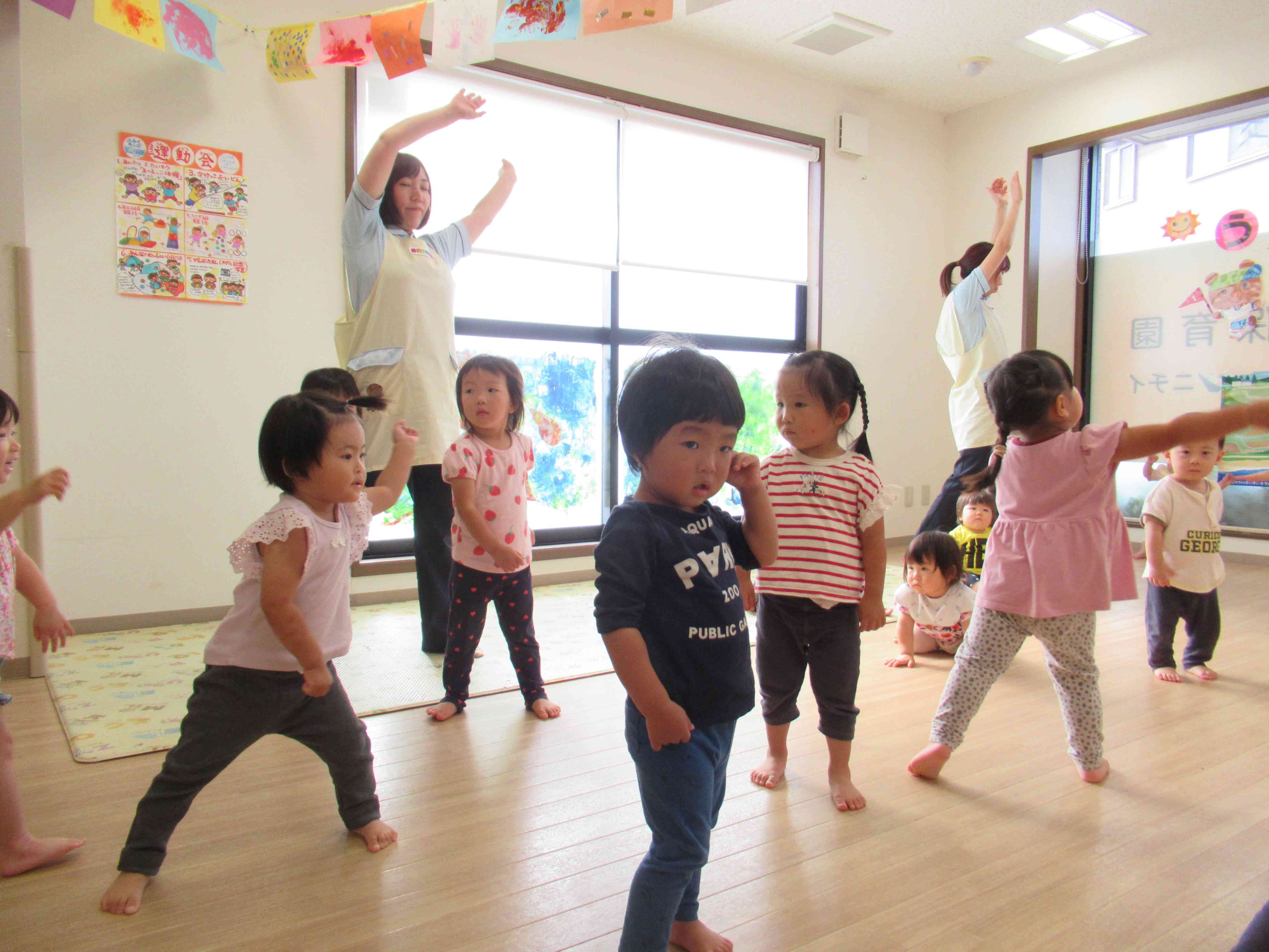 準備運動はまつえっこ体操を踊りました。