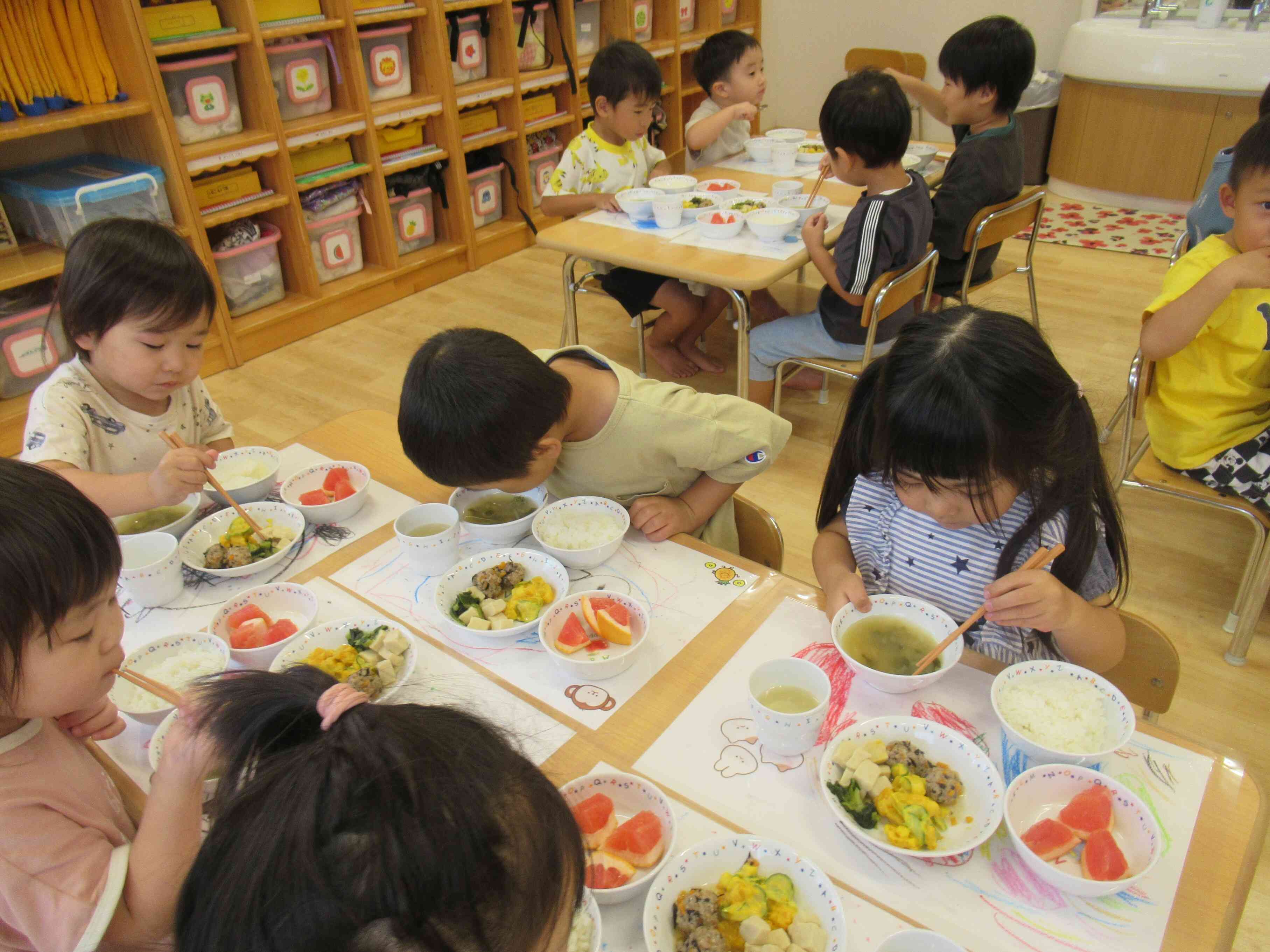 ランチョンマット作り♪りす組(3歳児）