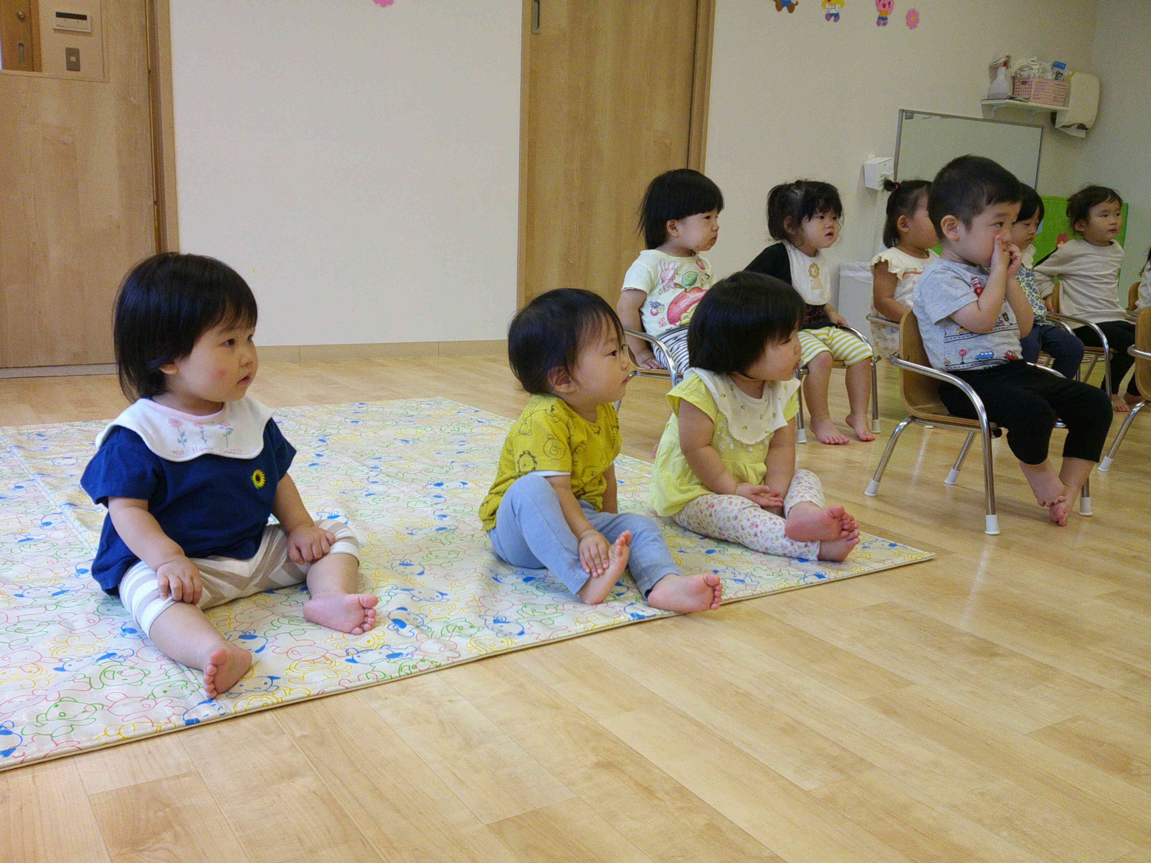 おまけ　英語教室の様子！みんなとっても真剣です。