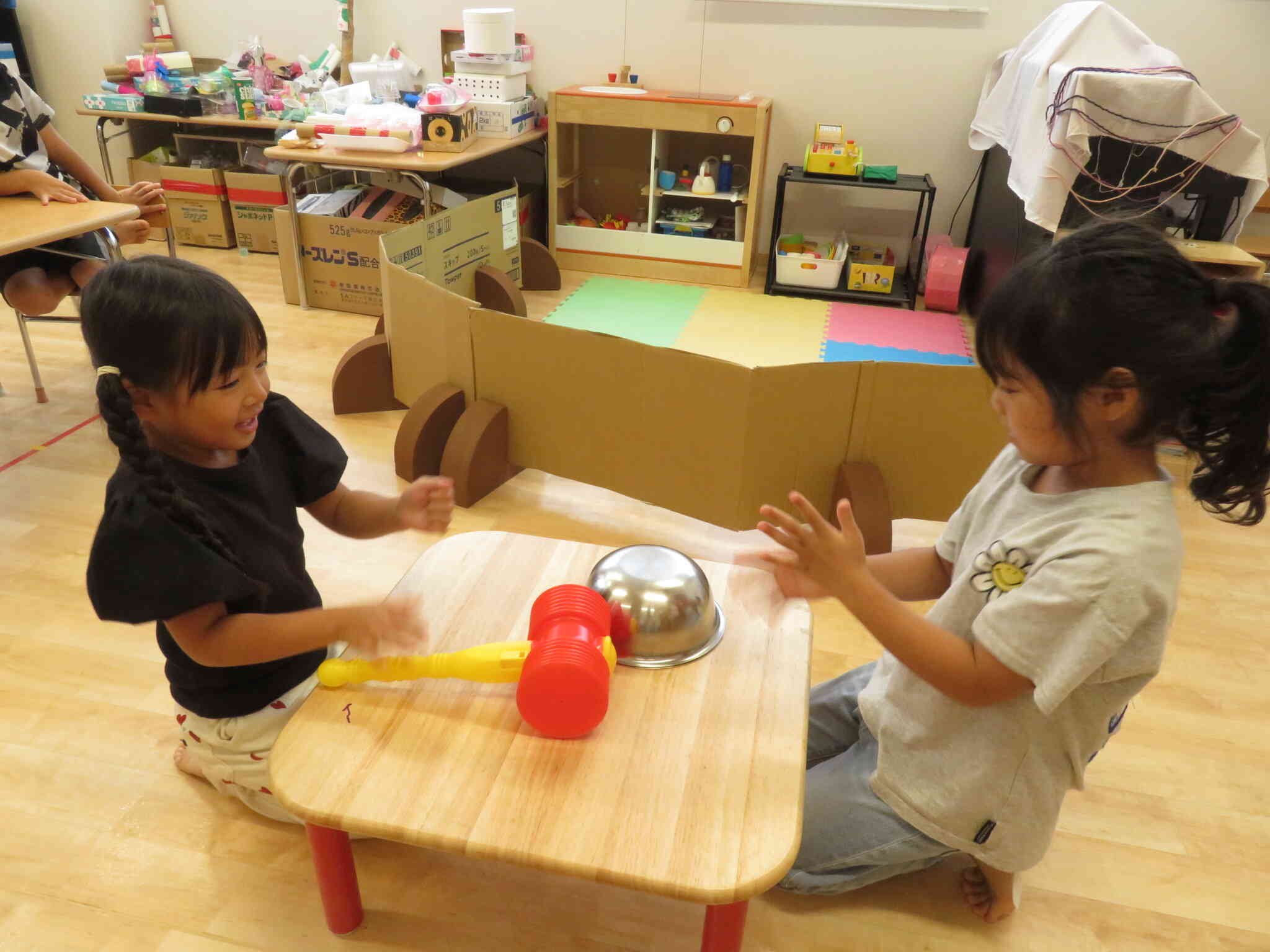 叩いて～かぶって～じゃんけんポン!!  5歳児