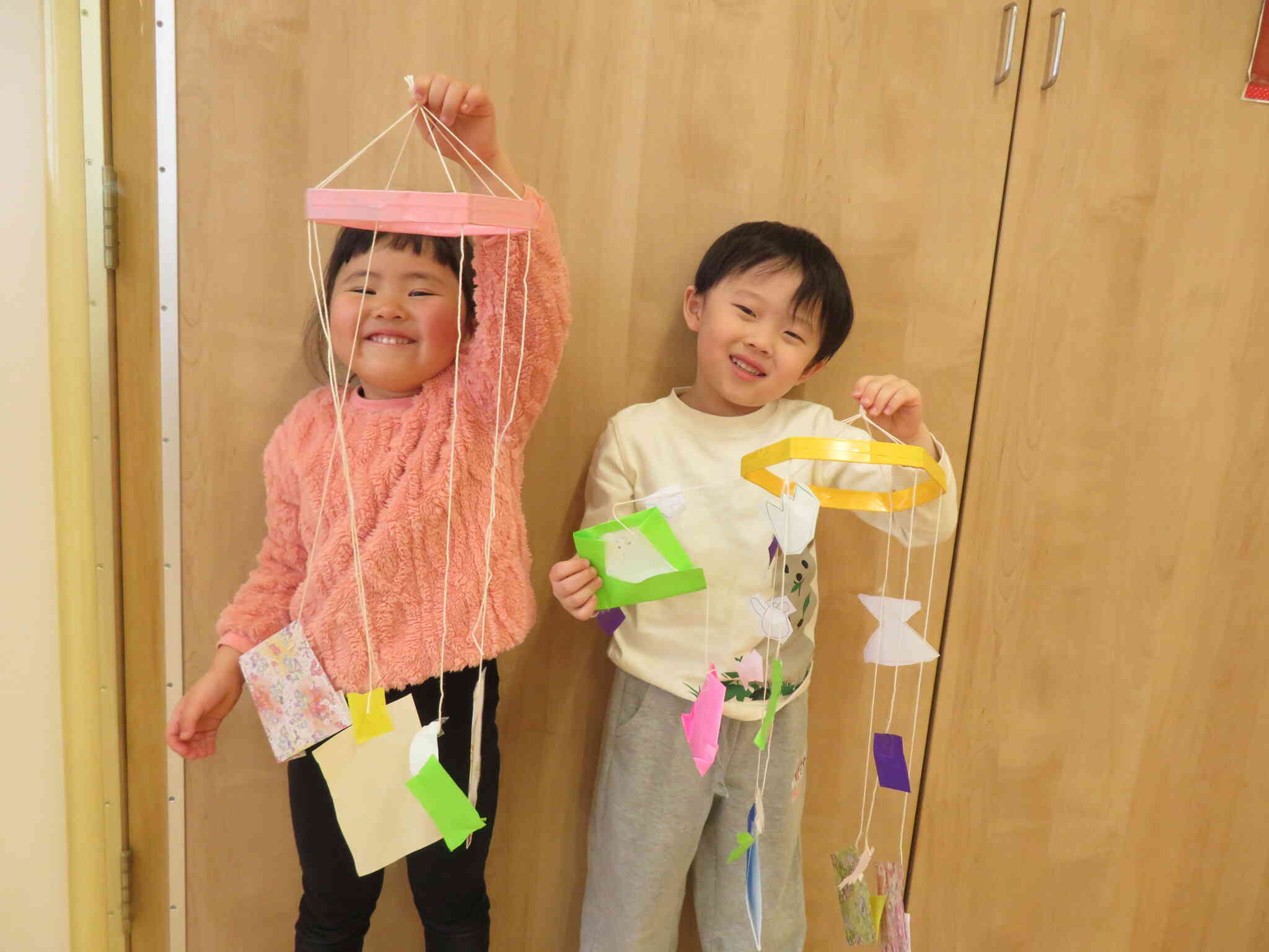 ひな祭りの吊るしびなを作ろう！ぱんだ組（4歳児）