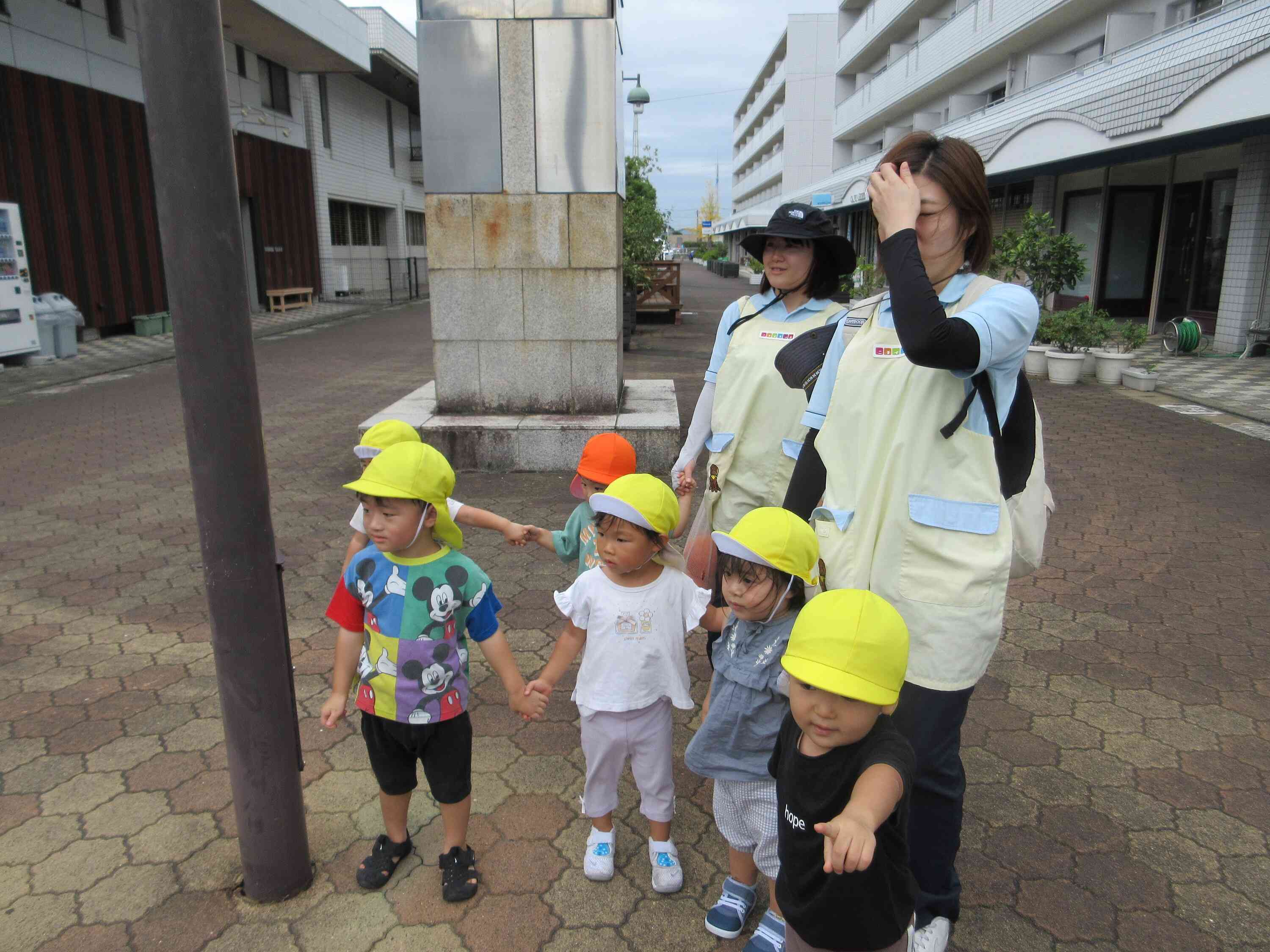 帰り際、ワンちゃん発見！みんなくぎづけでした♪