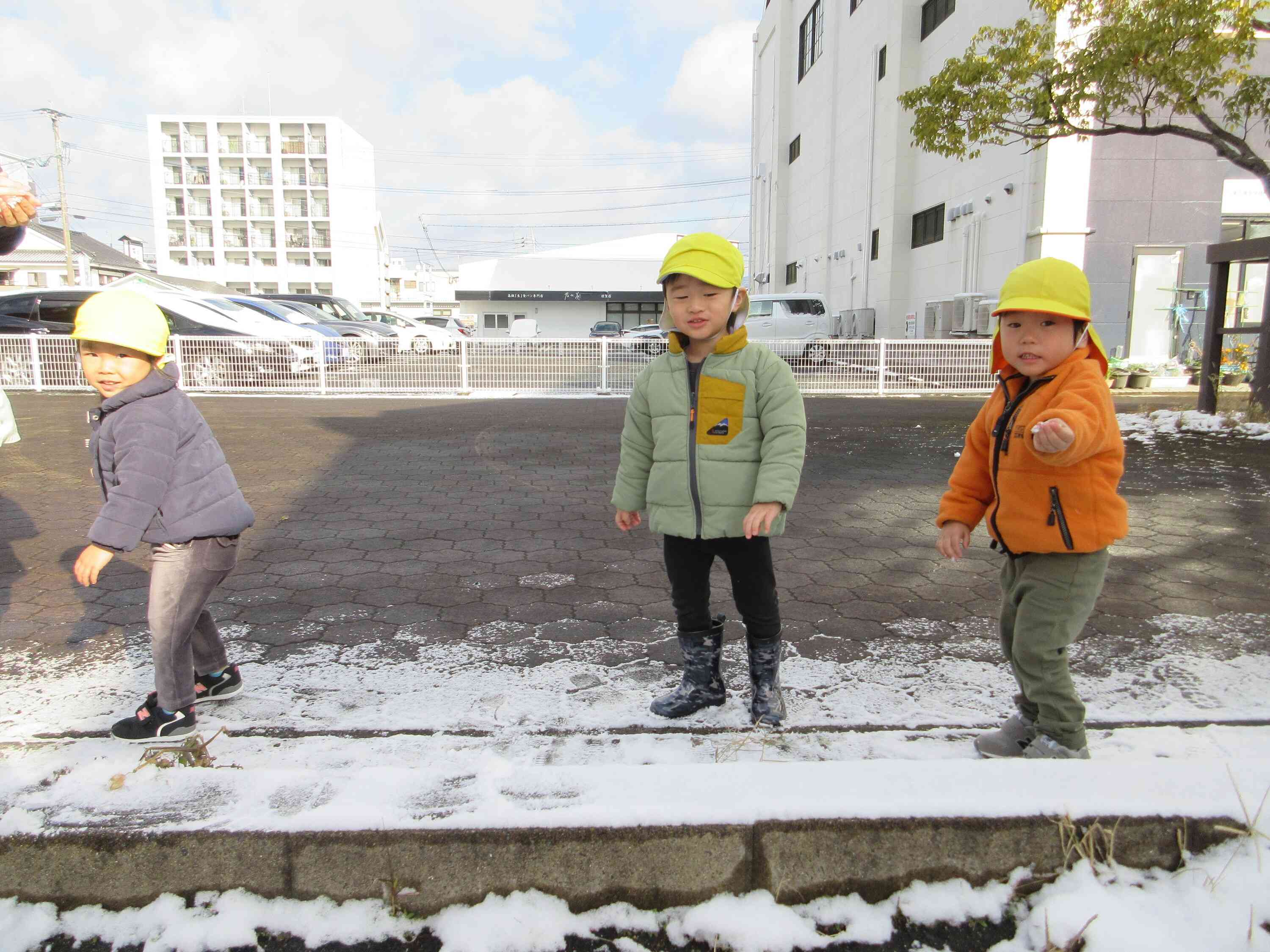 雪遊びをしました♪