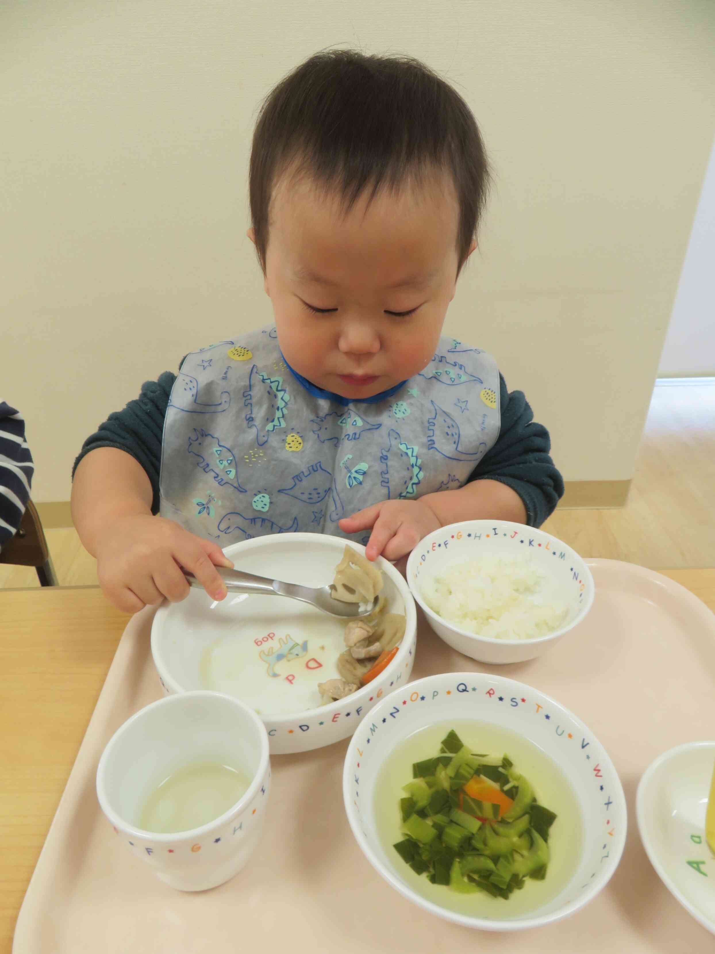 ☆給食の様子☆（あひる・うさぎ組）