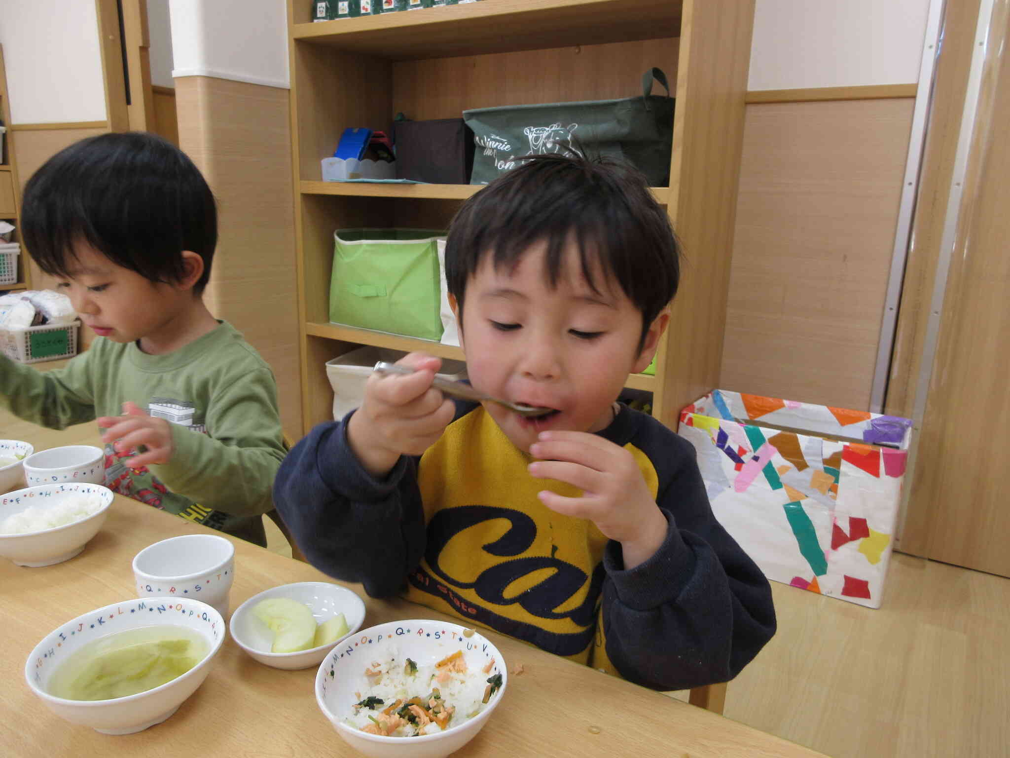 おもいっきり給食（うさぎ組：2歳児）