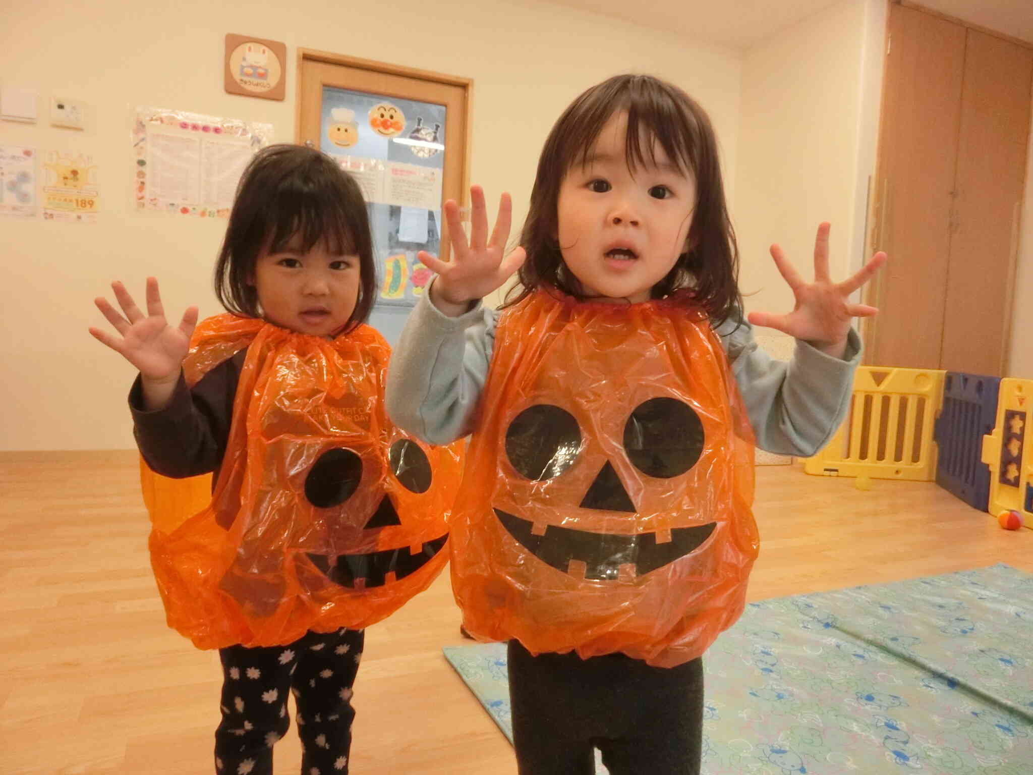 ハッピーハロウィン！trick or treat お菓子くれなきゃいたずらしちゃうぞ～