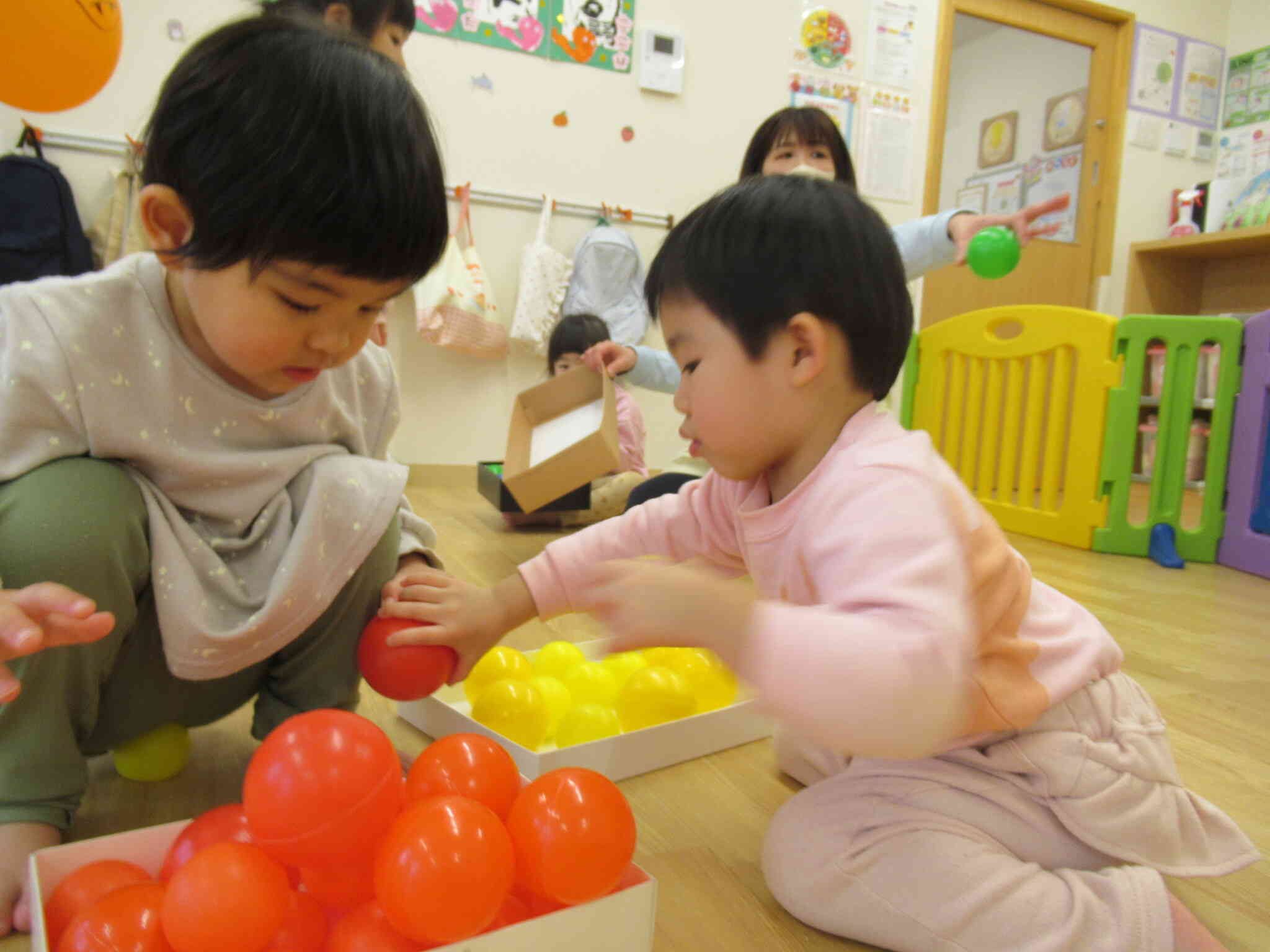 好きな色の豆で、おにを退治するぞ♪