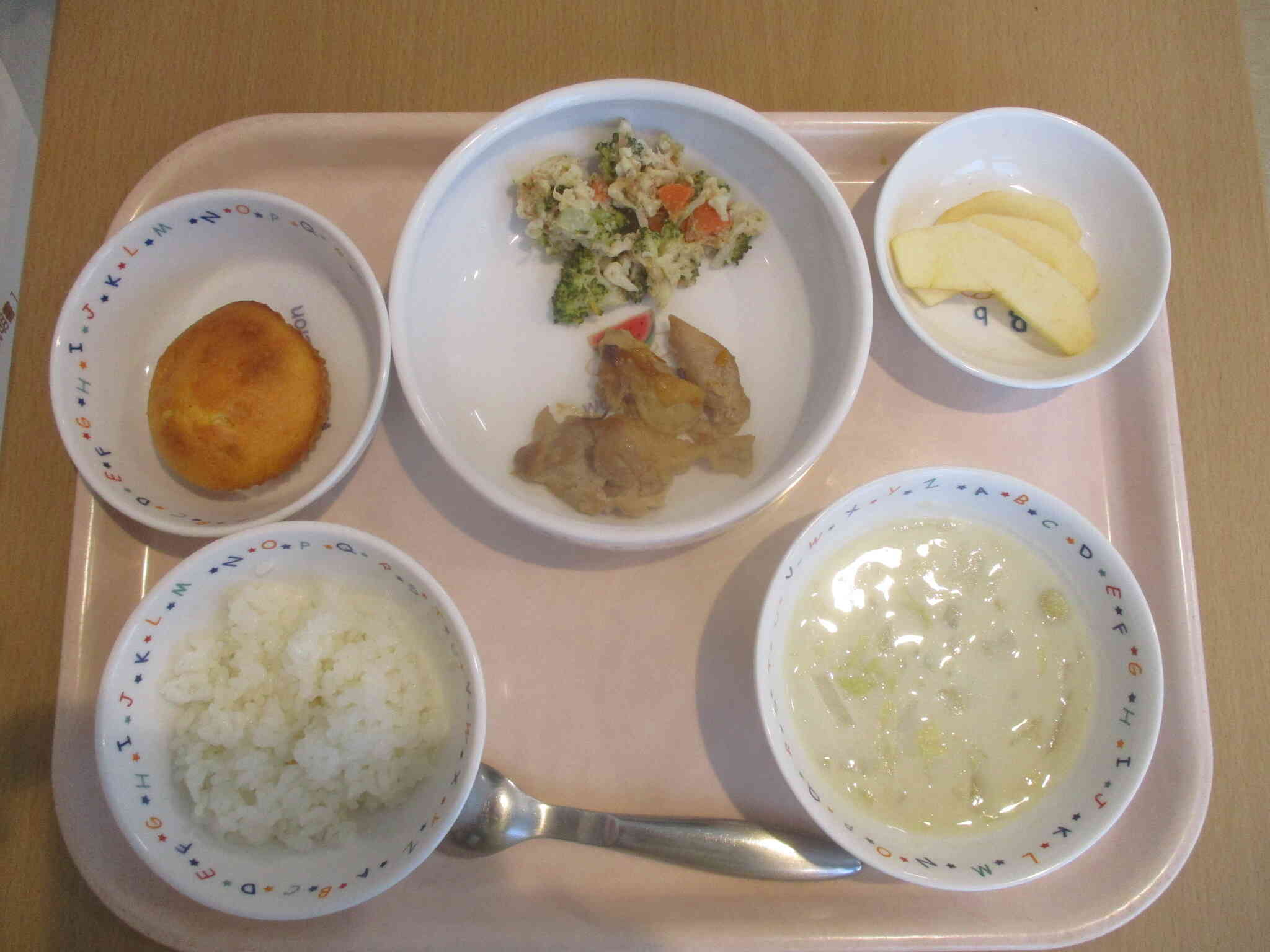 12月9日の給食・午後のおやつ