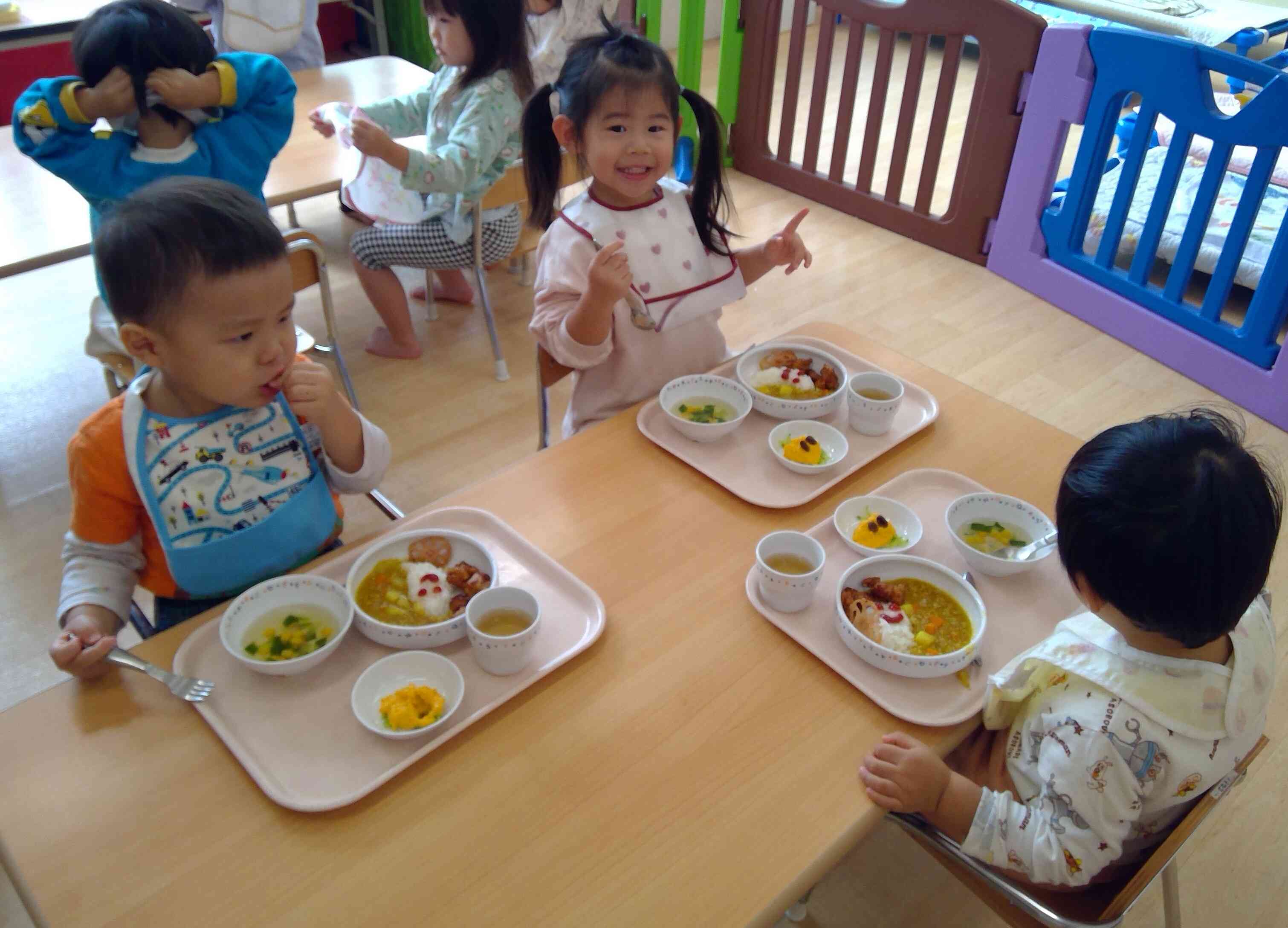 給食もおいしいよ！