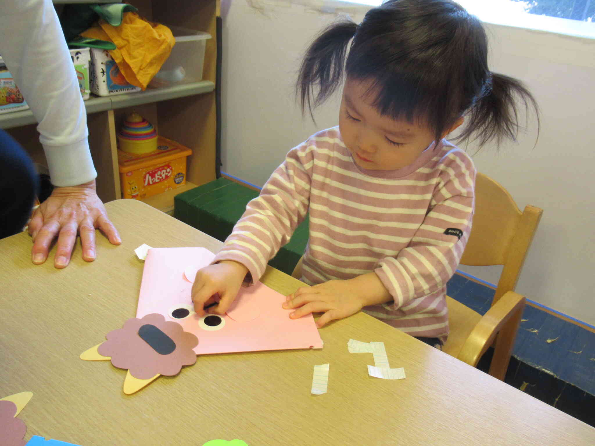 鬼の帽子を作ったよ！（1歳児）