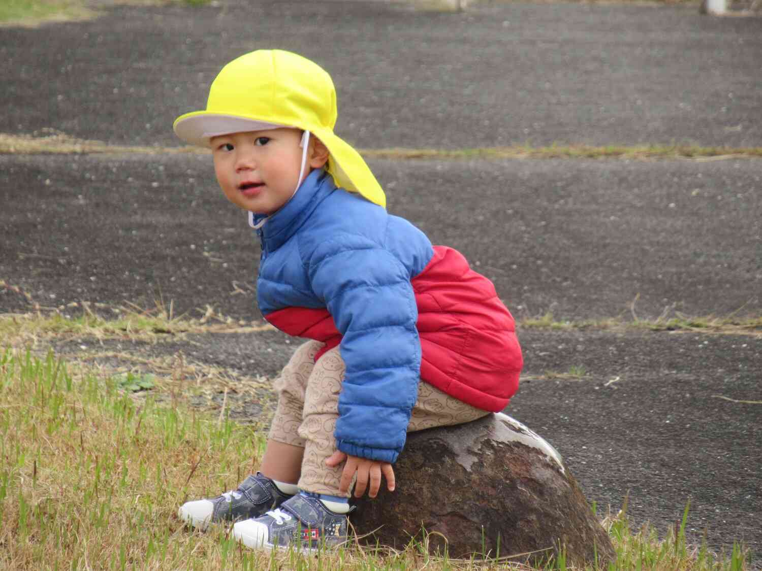 ここに、すわってみようかな、、、