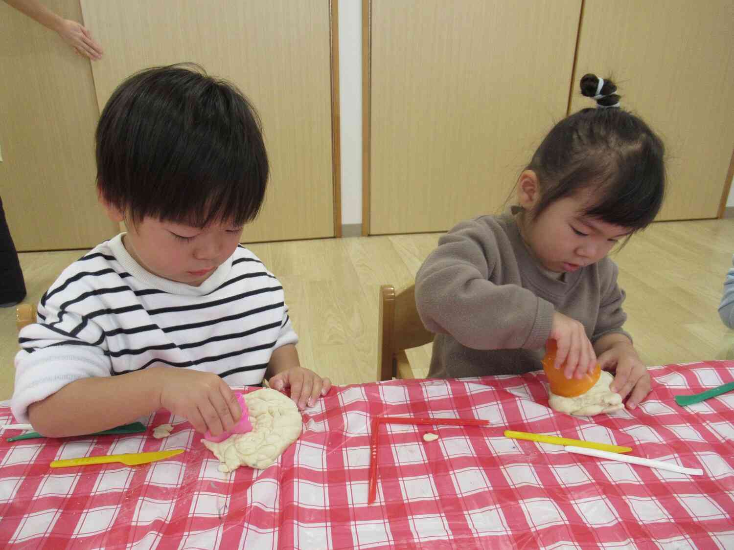 小麦粉粘土に夢中です！