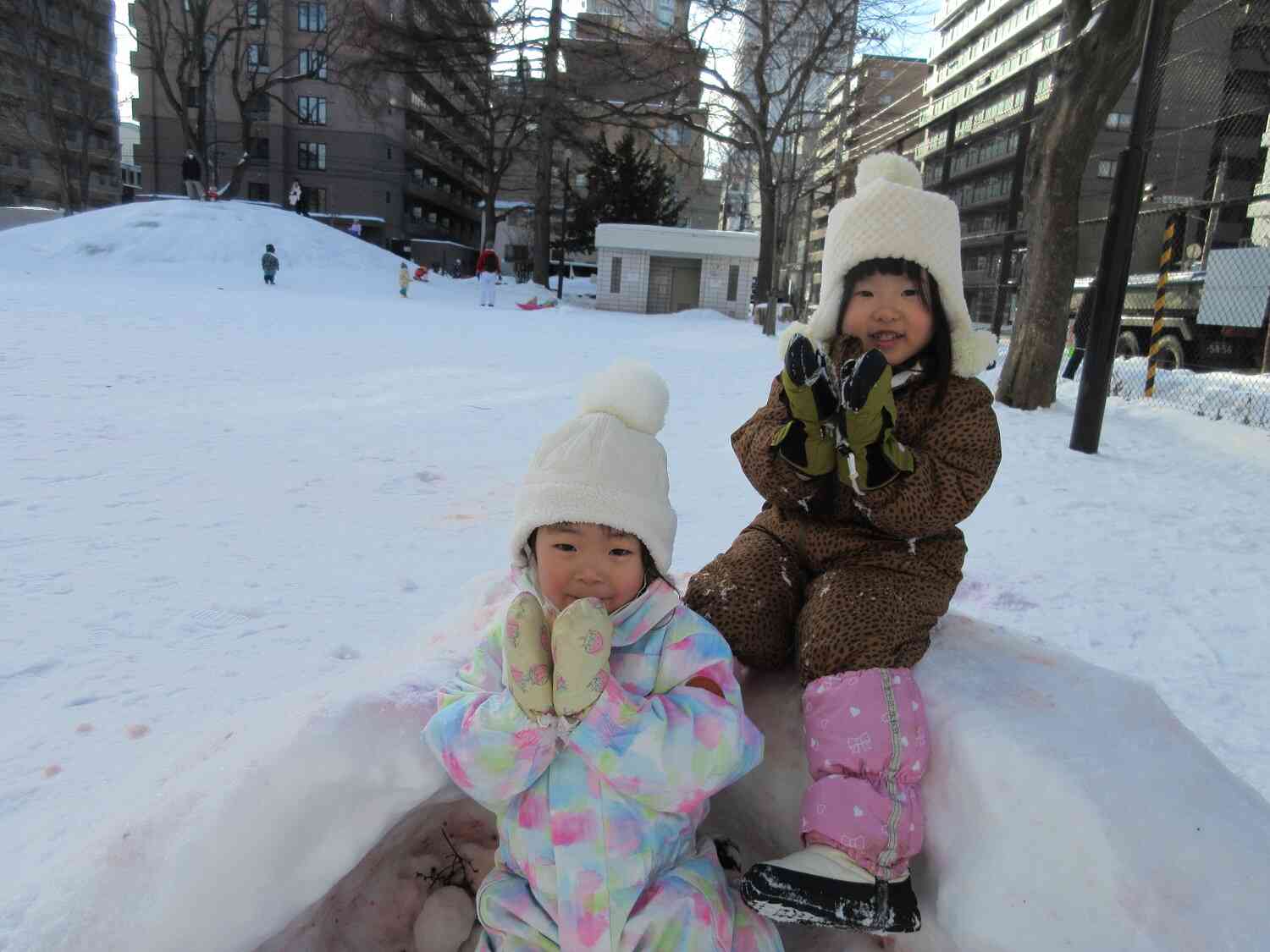 今日も雪遊び！