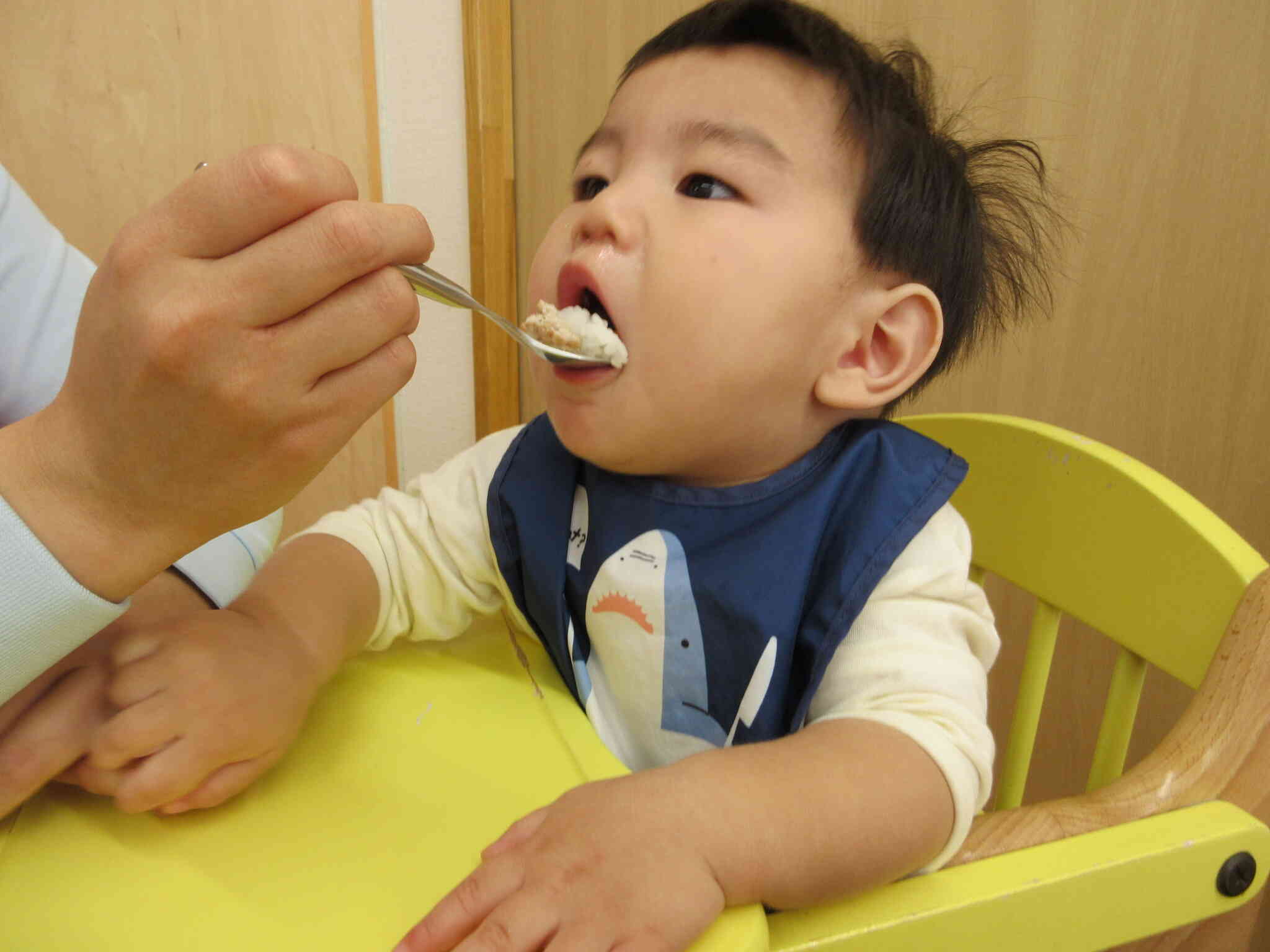 大きなお口で食べるよ～