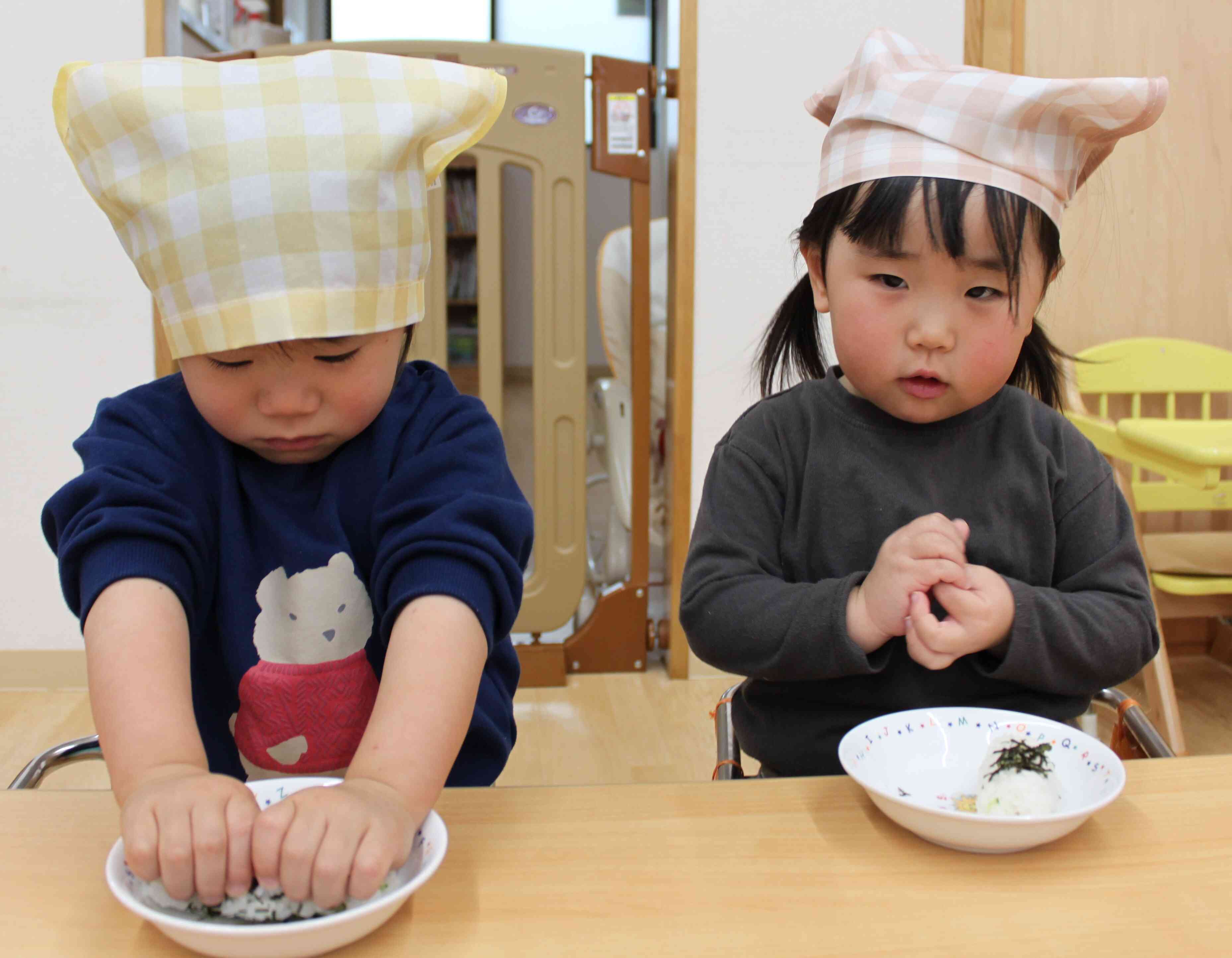 みんなで恵方巻きをつくったよ！！