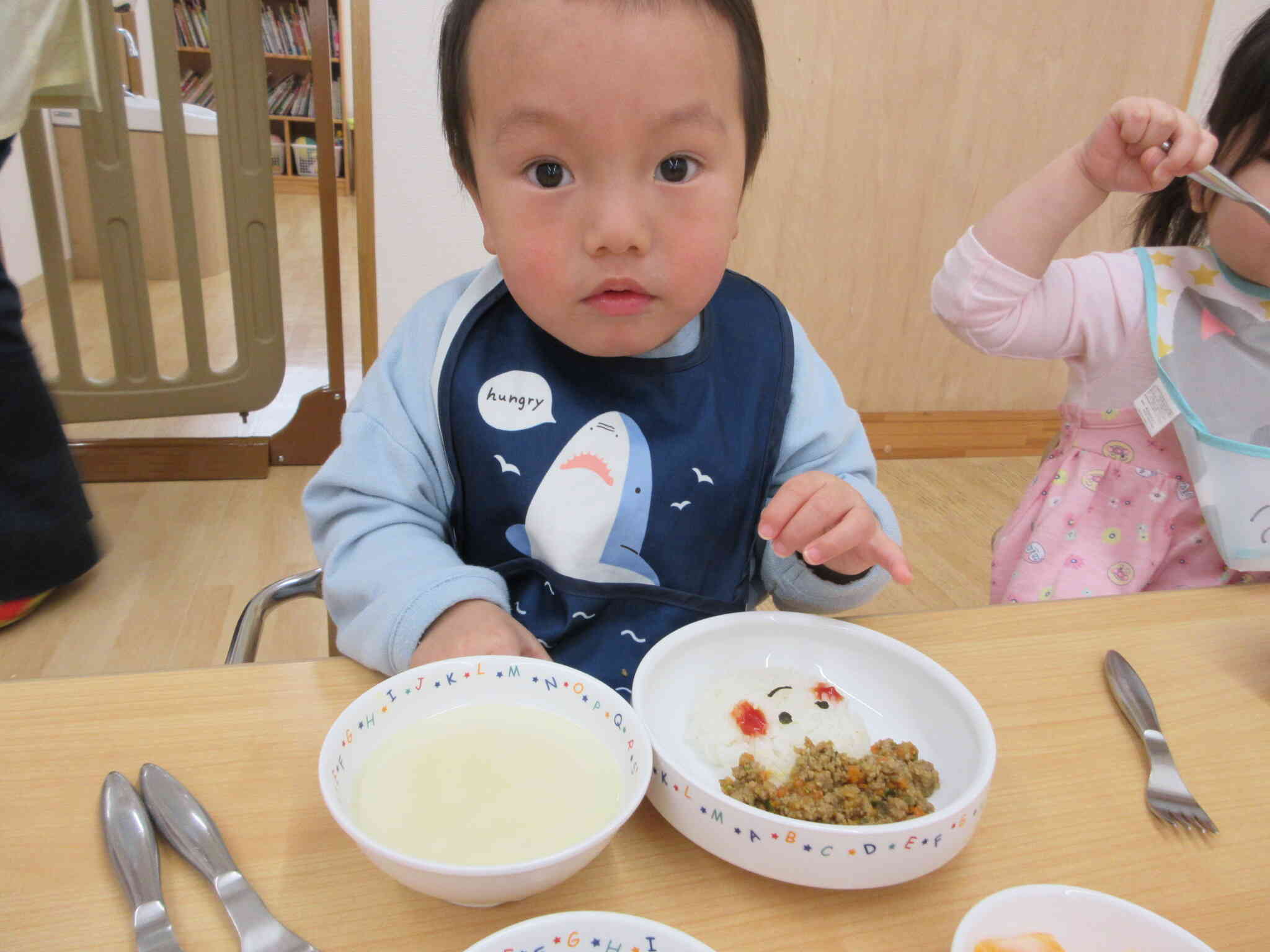 鬼のご飯も食べちゃうぞ！！