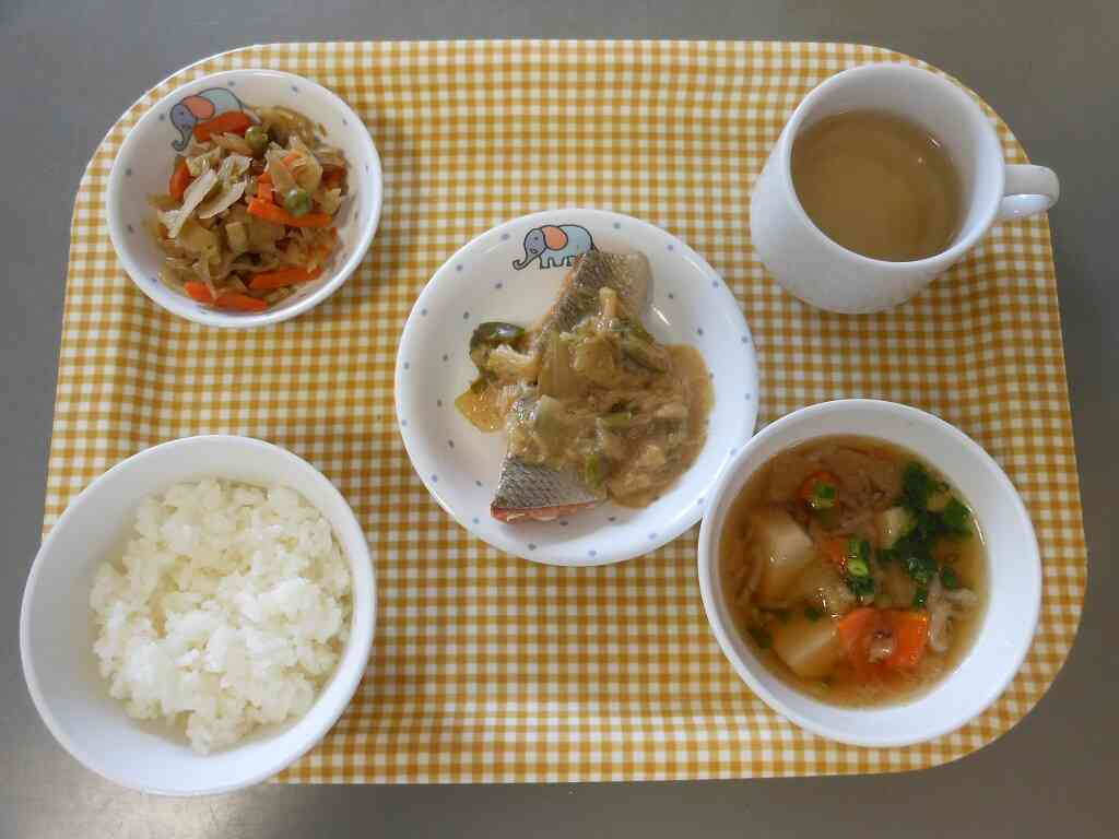 さけのちゃんちゃん焼きと野菜を使ったメニュー