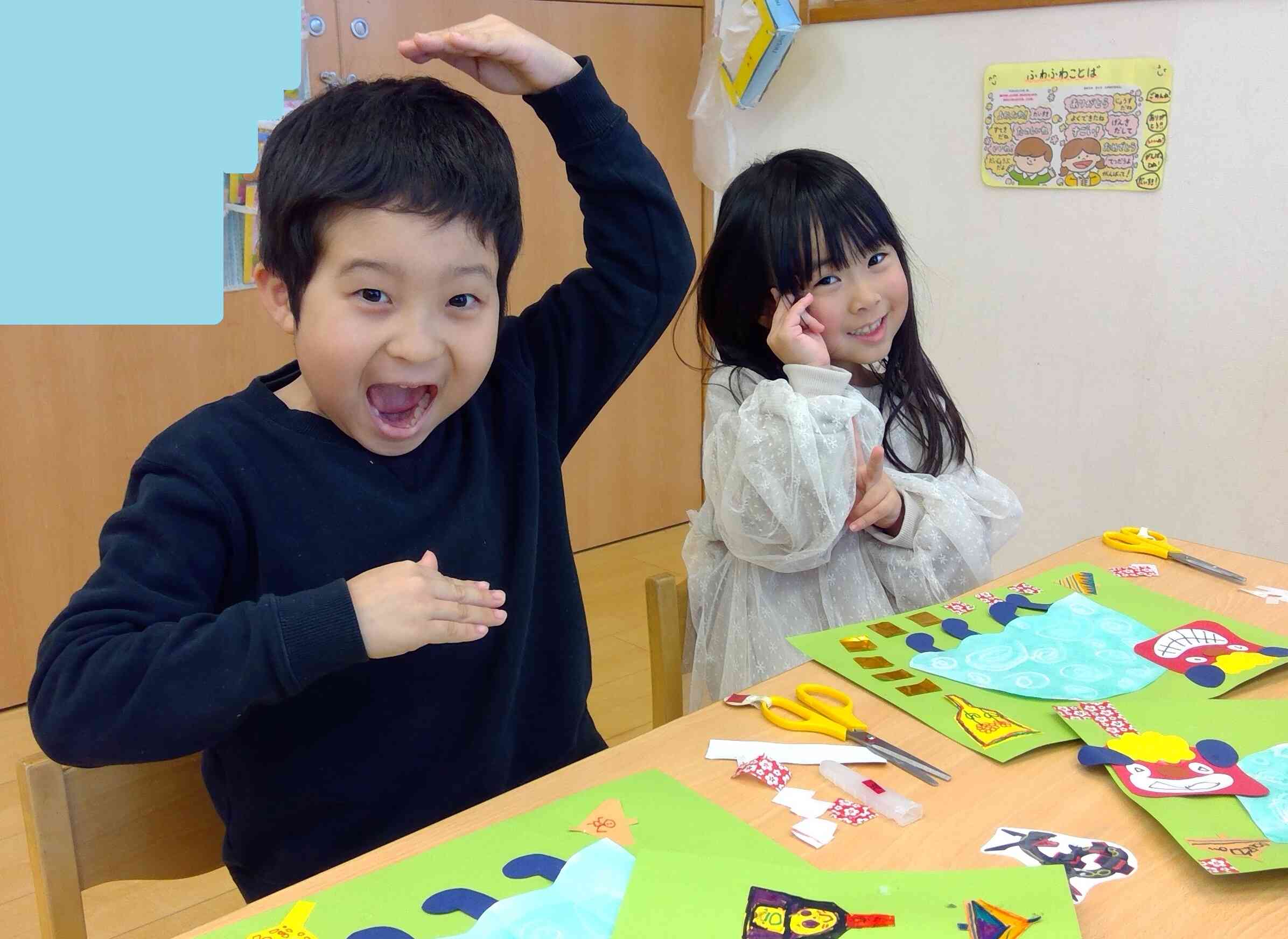 背景に和紙を貼ります！