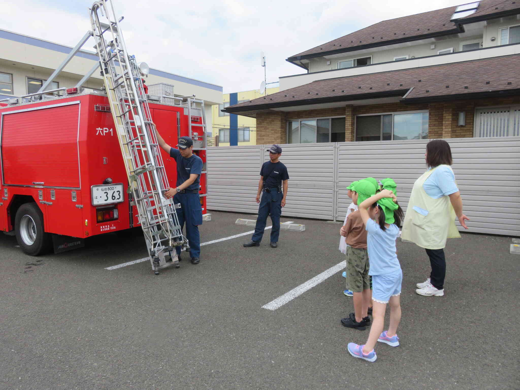 消防車の見学をさせていただきました