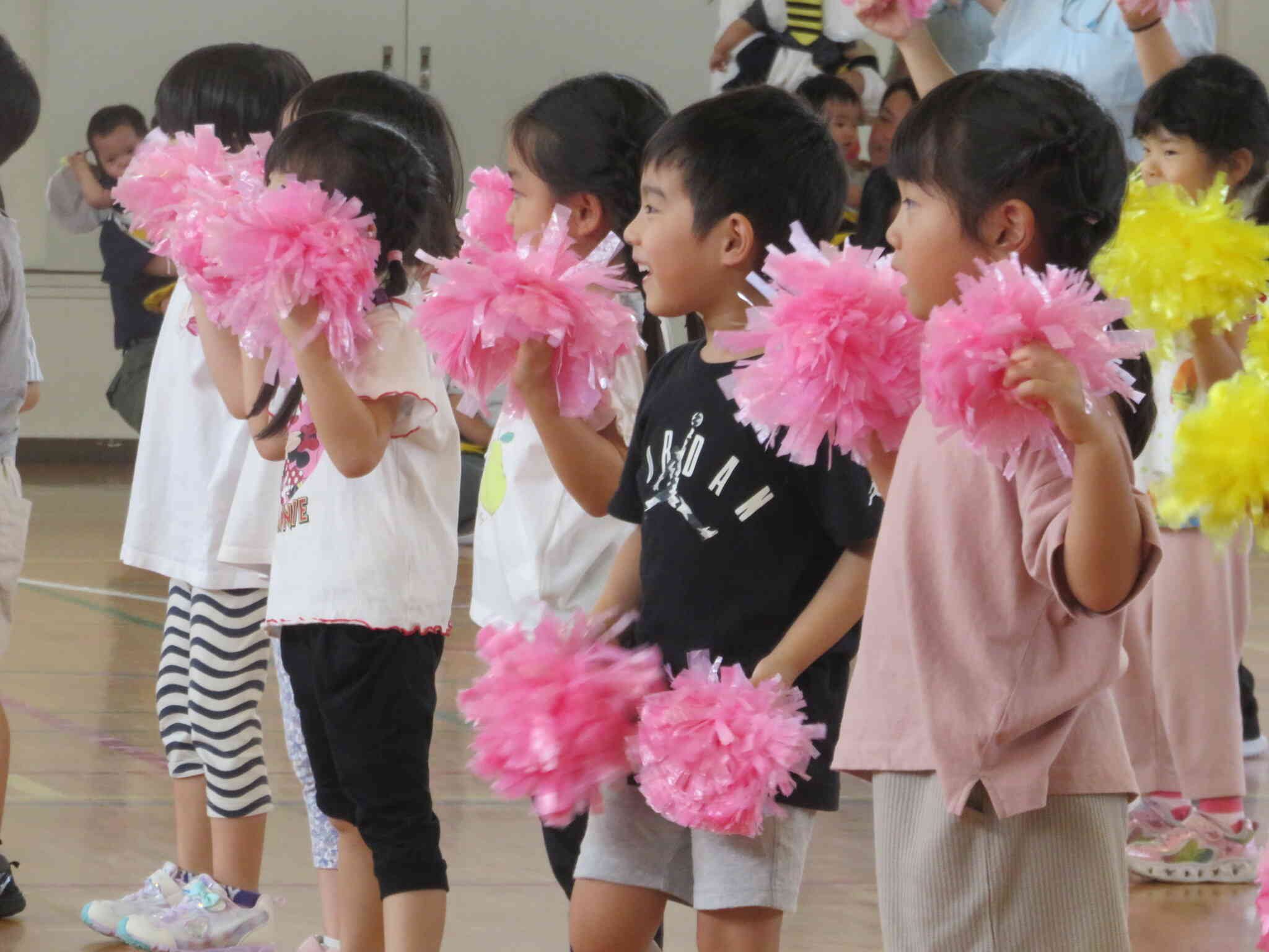 りす組さん、ぱんだ組さんは可愛いダンスを披露しました。