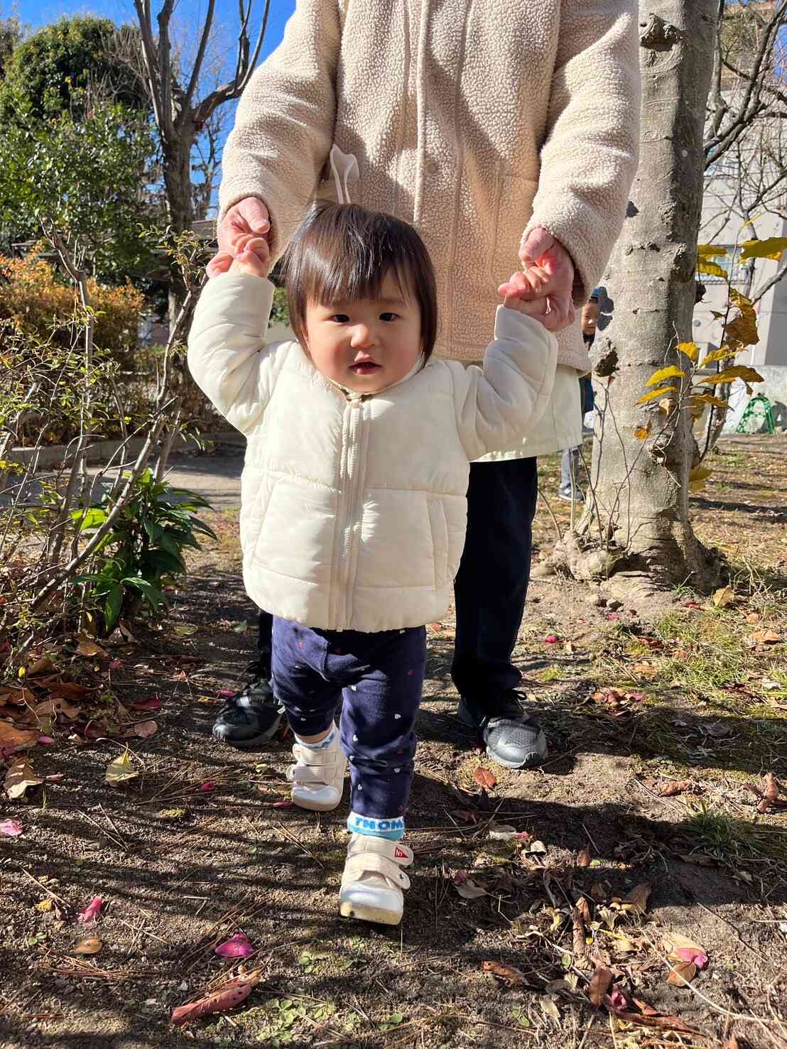 0歳児クラスの公園遊び