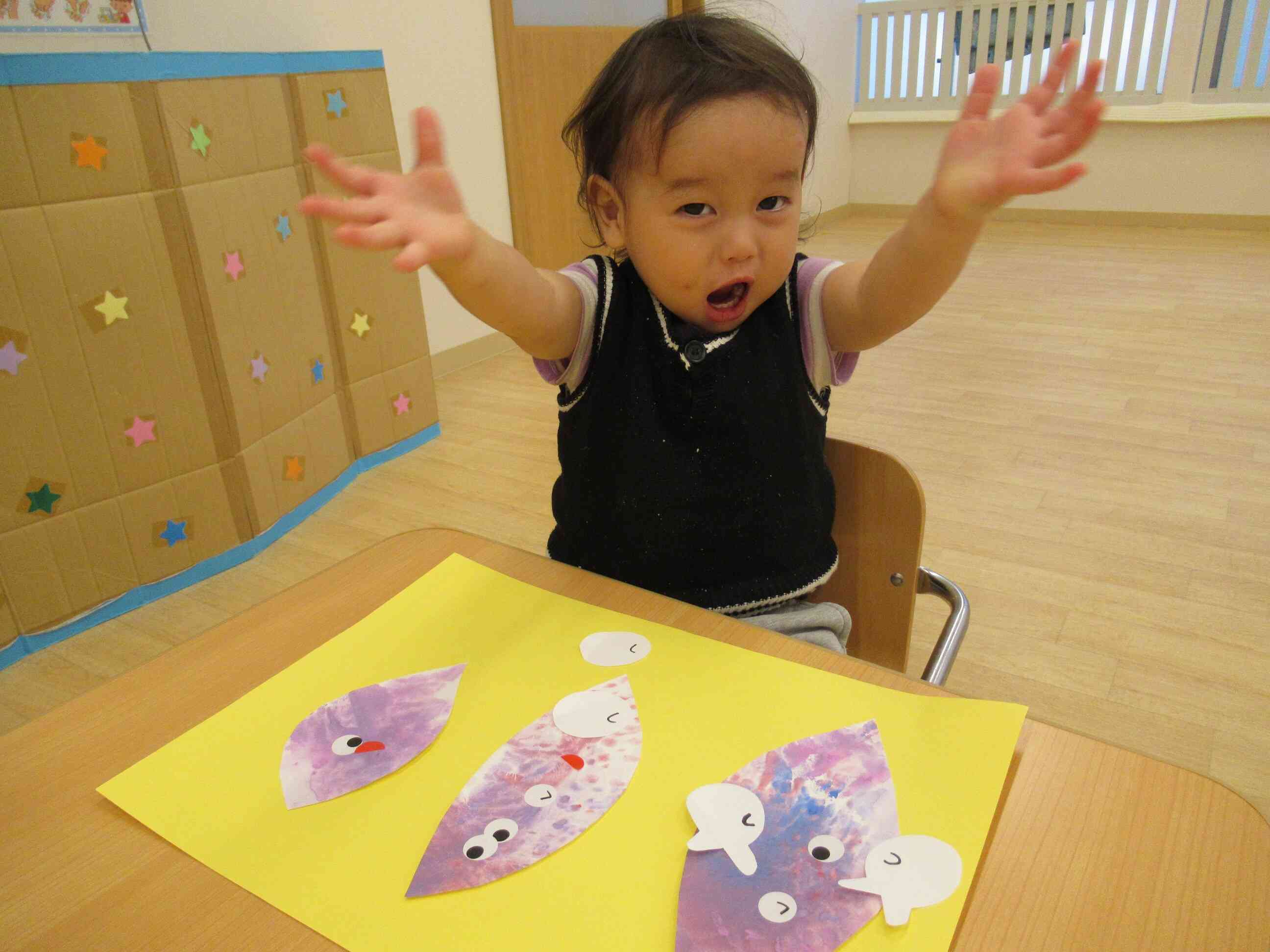 あひる組の大好きな製作♪(1歳児)